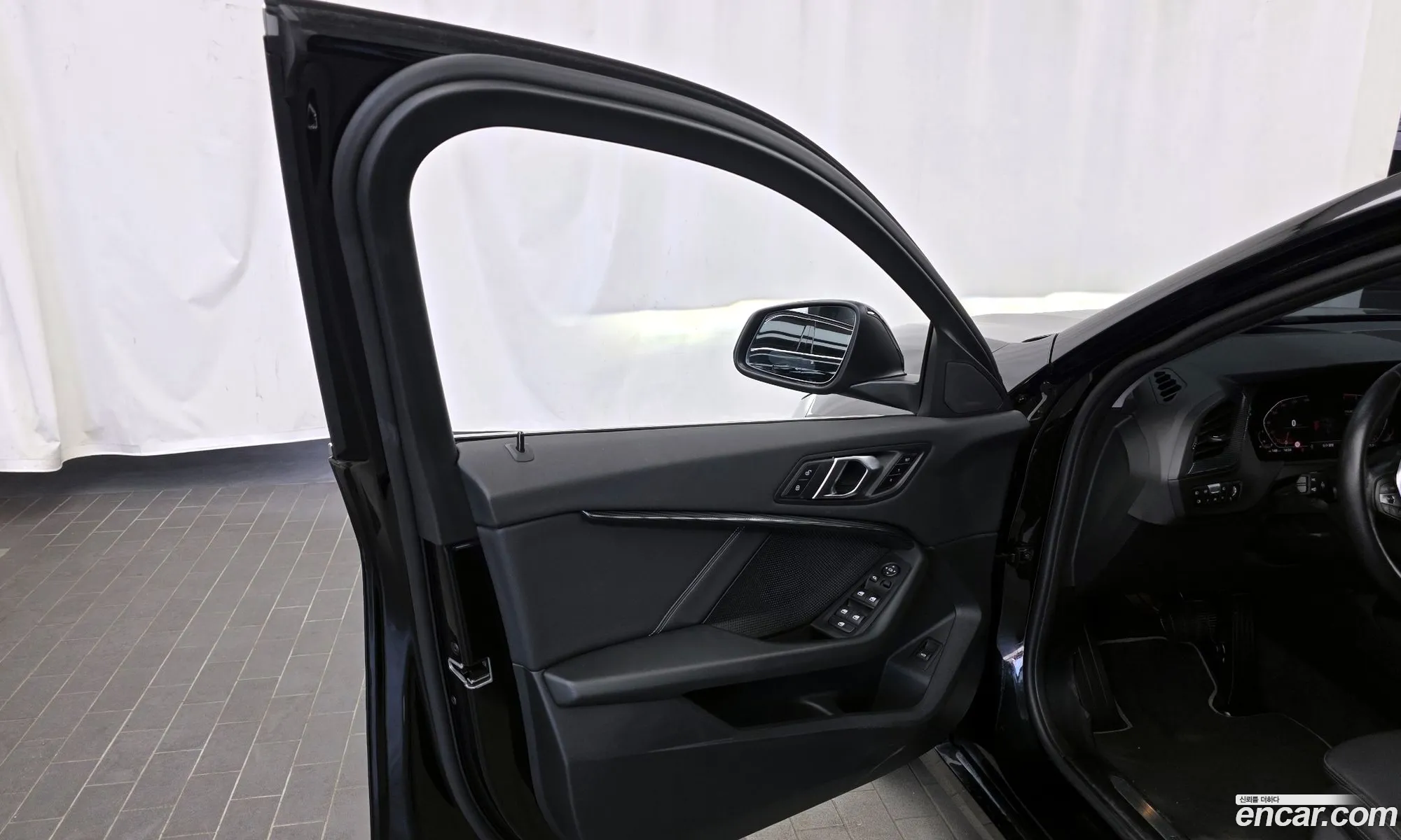 BMW 1 Series 2024 — 24