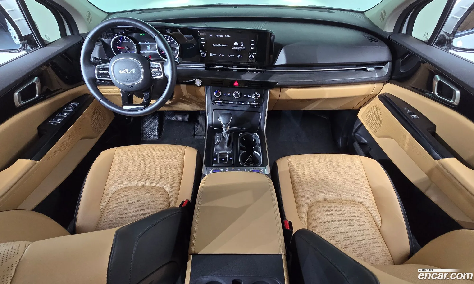 Kia Carnival 2023 — 3