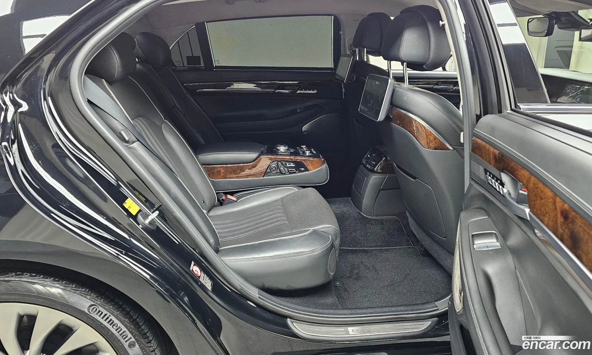 Genesis EQ900 2017 — 9