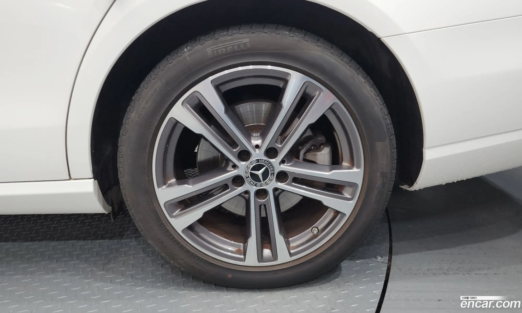 Mercedes-Benz E-Class W213 2021 — 34