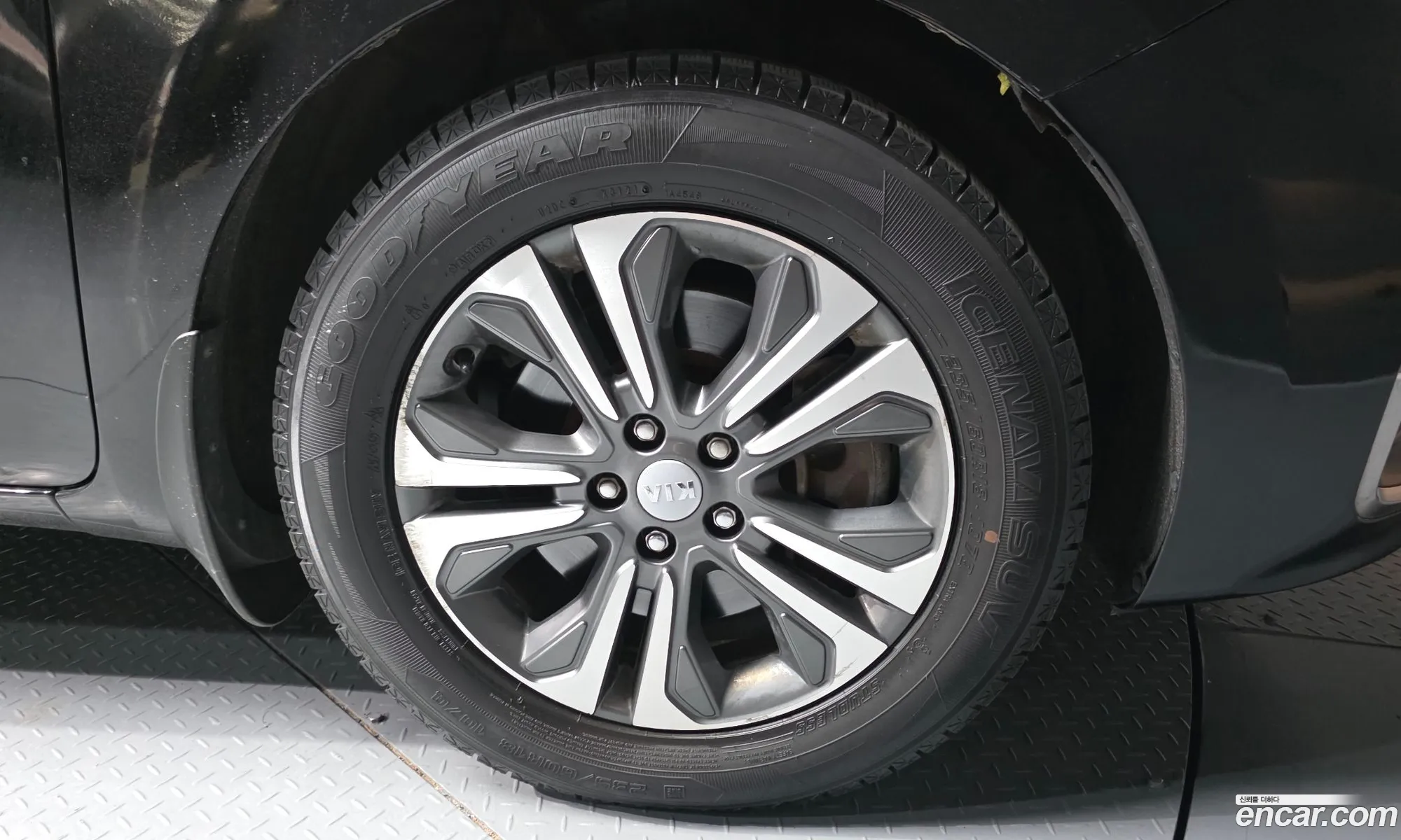 Kia Carnival 2019 KNAMB81ABLS628315 — 3