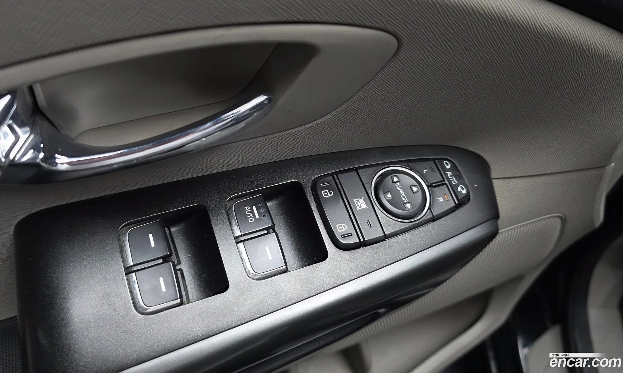 Kia Carnival 2019 KNAMB81ABLS628315 — 16