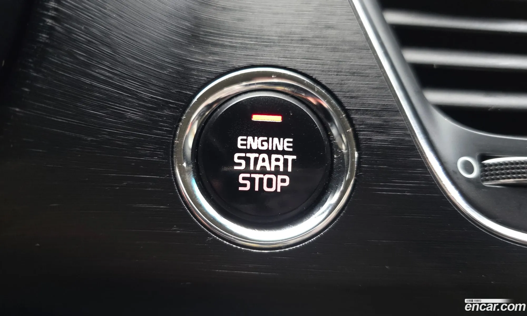 Kia Carnival 2019 KNAMB81ABLS628315 — 4