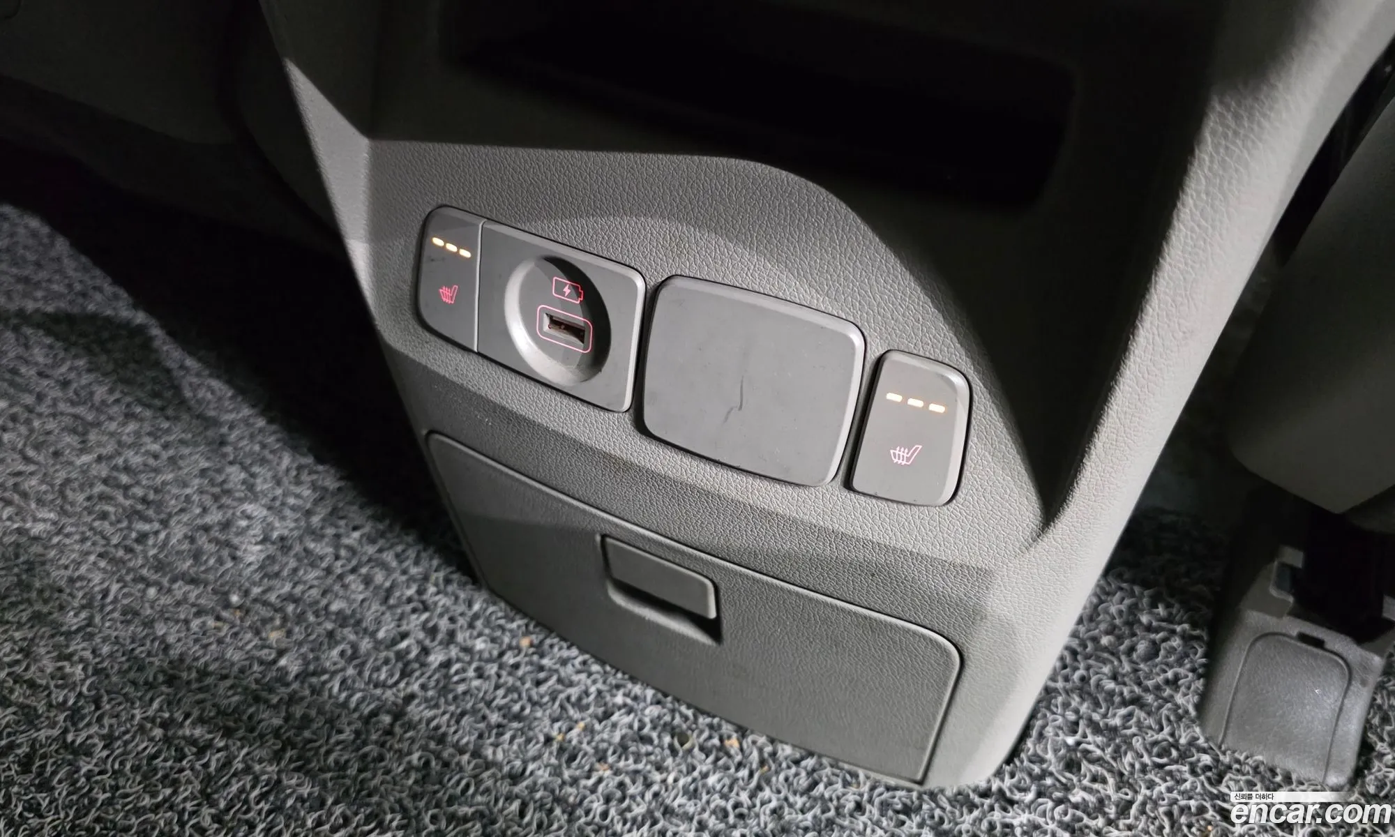 Kia Carnival 2019 KNAMB81ABLS628315 — 8