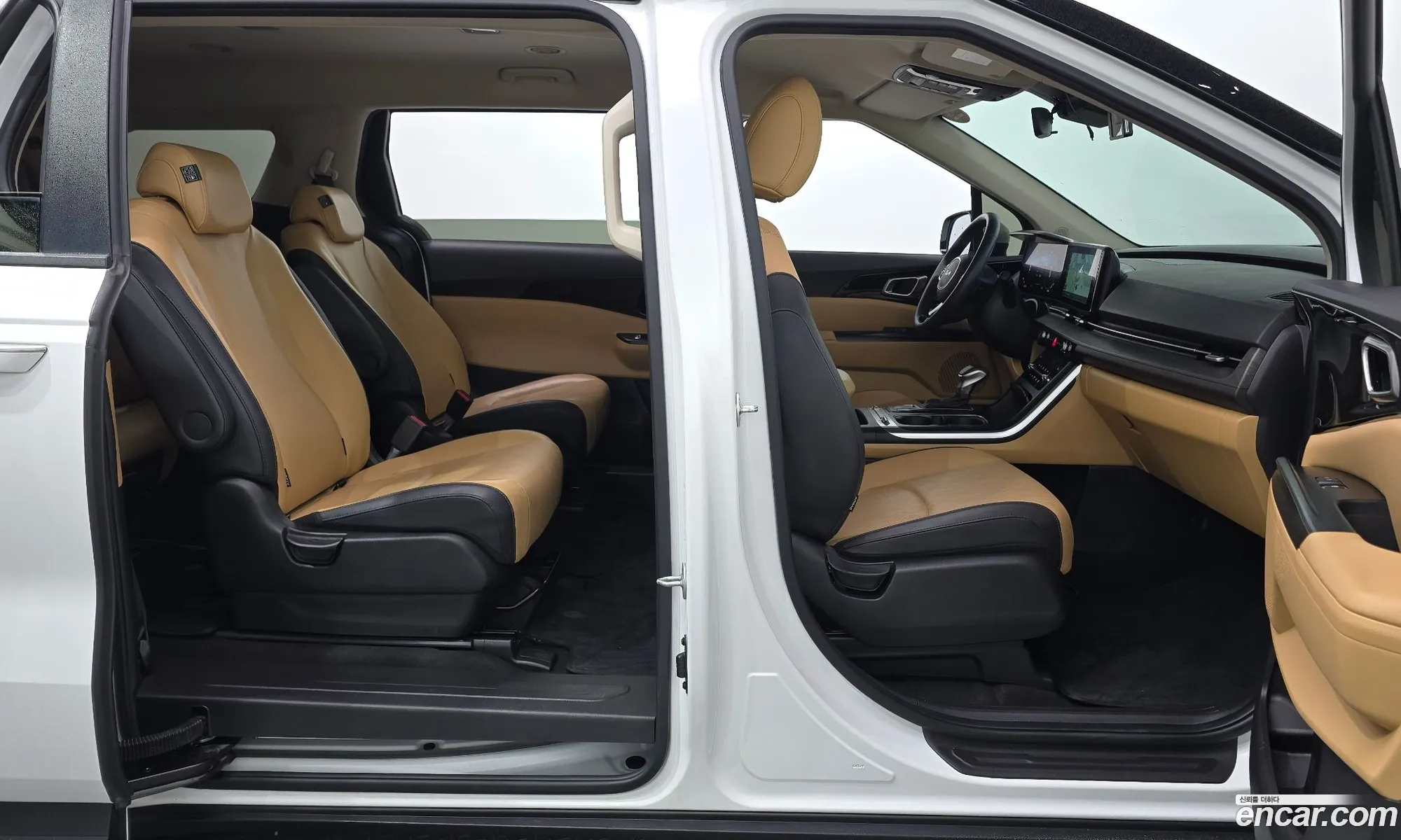 Kia Carnival 2022 — 17