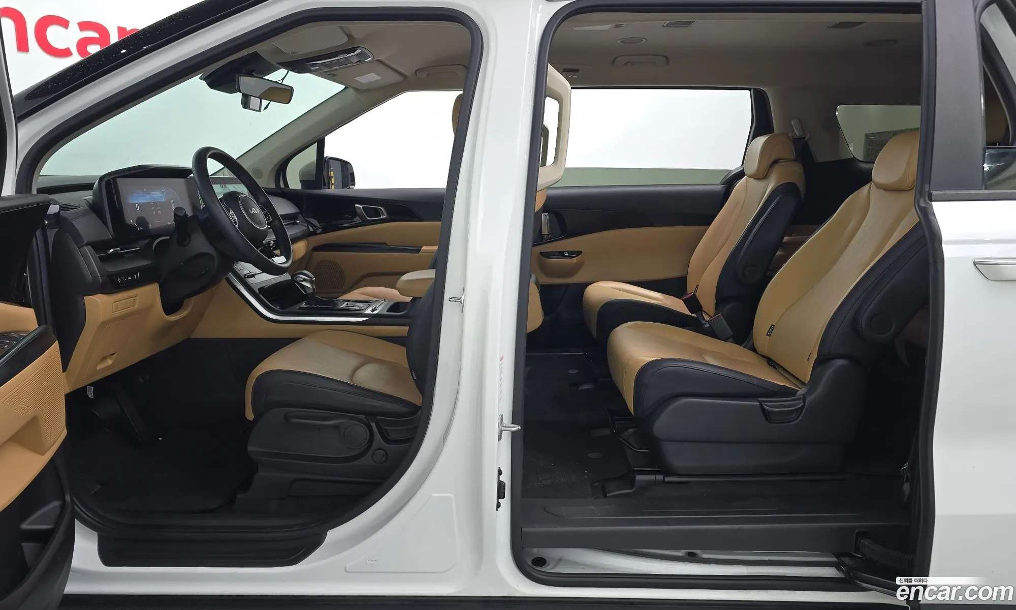Kia Carnival 2022 — 28
