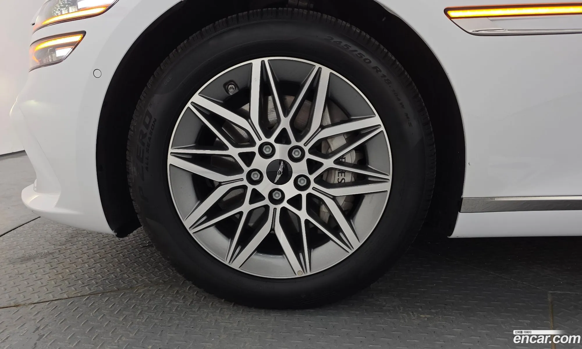 Genesis G80 2024 KMTGB41CDSU271028 — 12