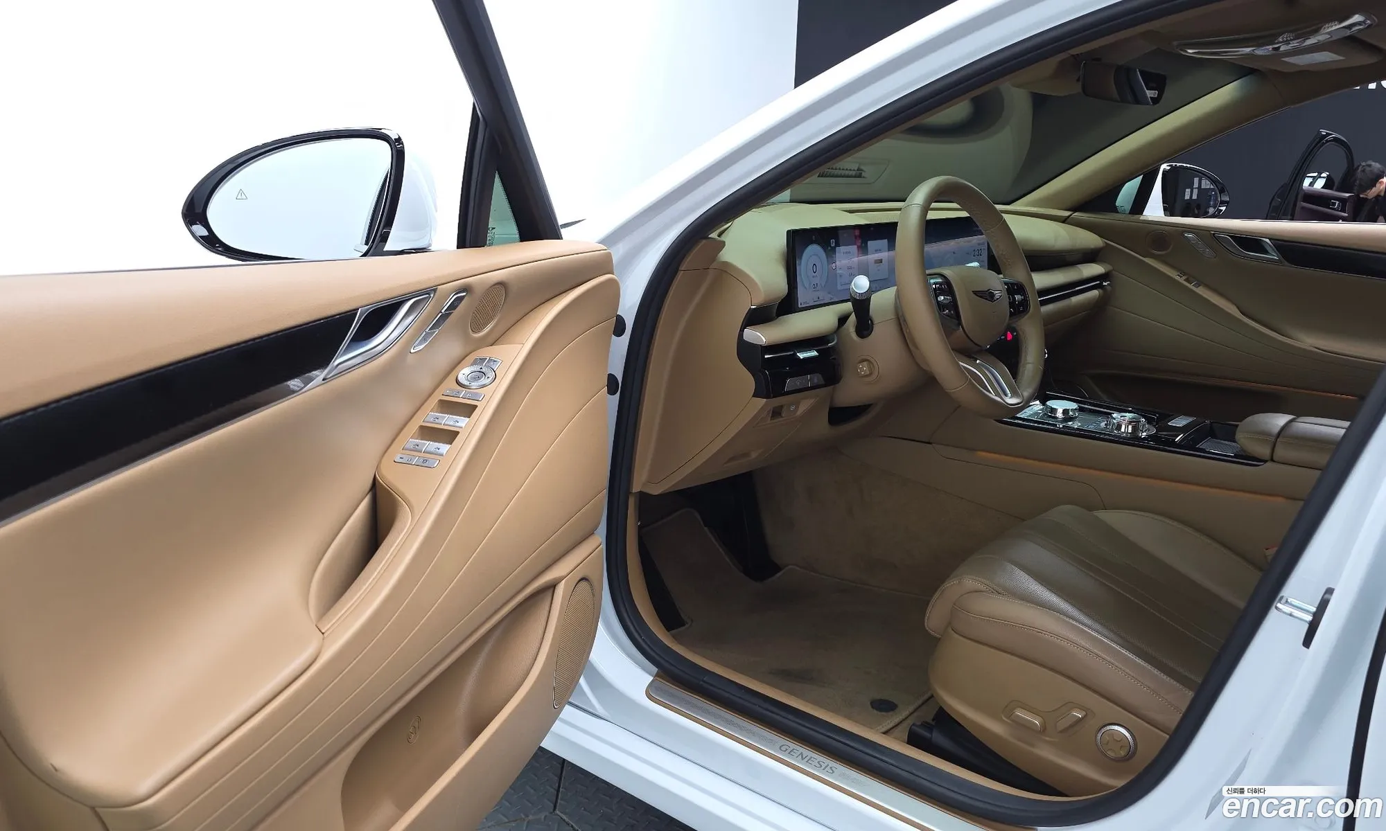 Genesis G80 2024 KMTGB41CDSU271028 — 30