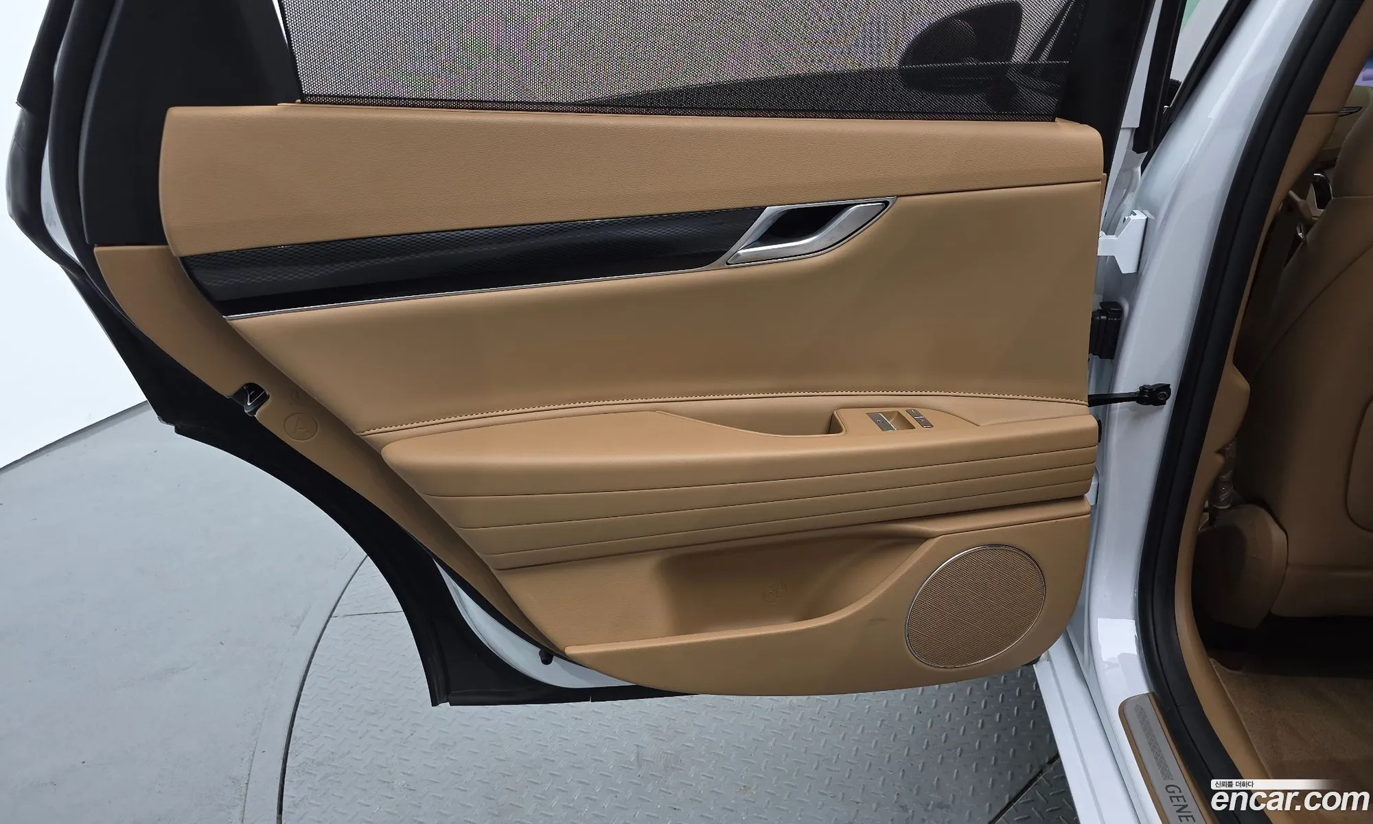 Genesis G80 2024 KMTGB41CDSU271028 — 9