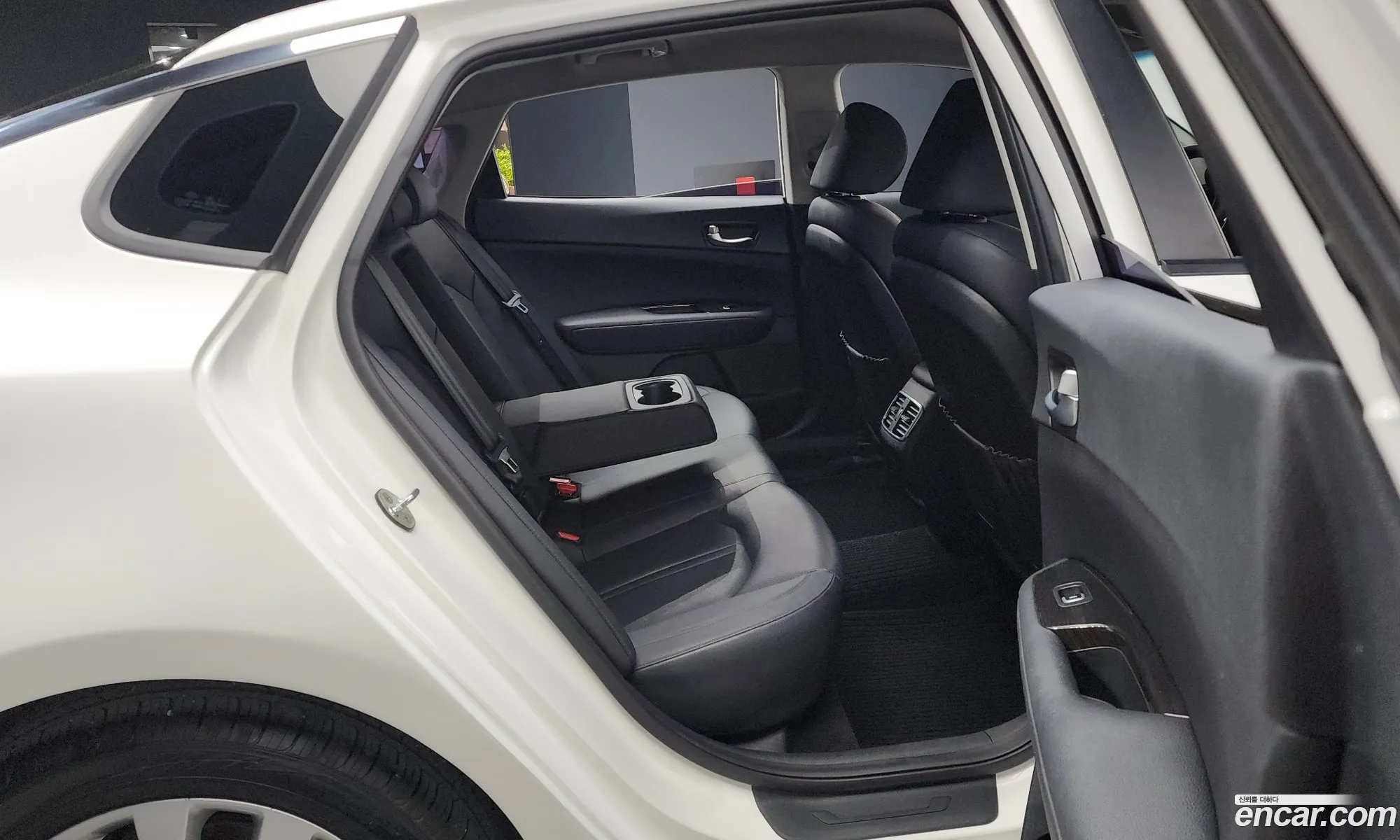 Kia K5 2016 KNAGX411BGA100260 — 20