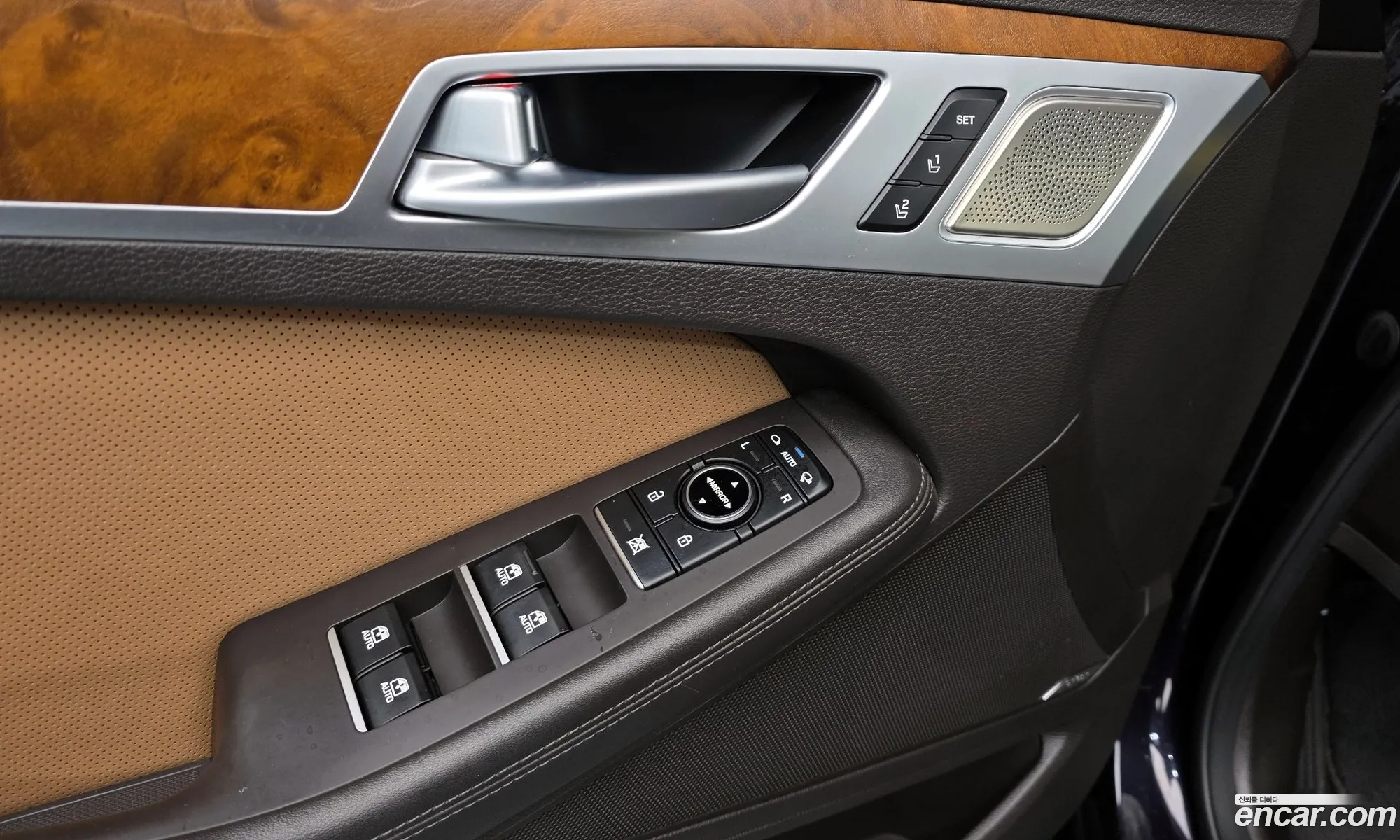 Genesis G80 2016 KMHGR41EDHU192212 — 19