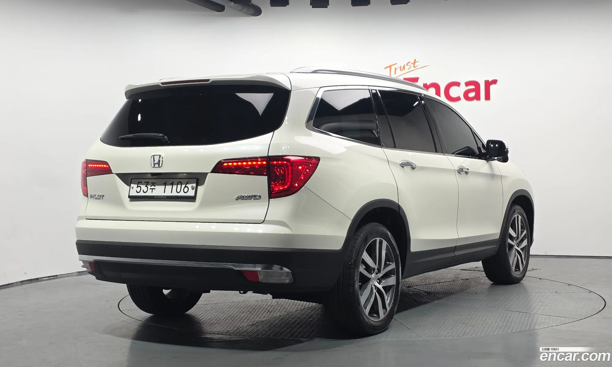Honda Pilot 2018 5FNYF6850JB200169 — 4