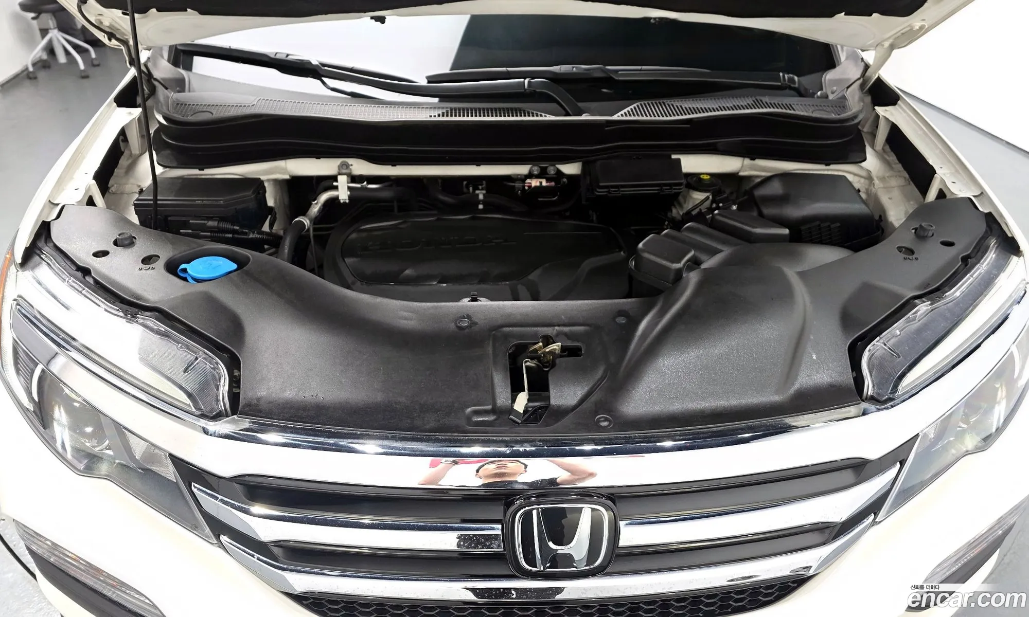 Honda Pilot 2018 5FNYF6850JB200169 — 2