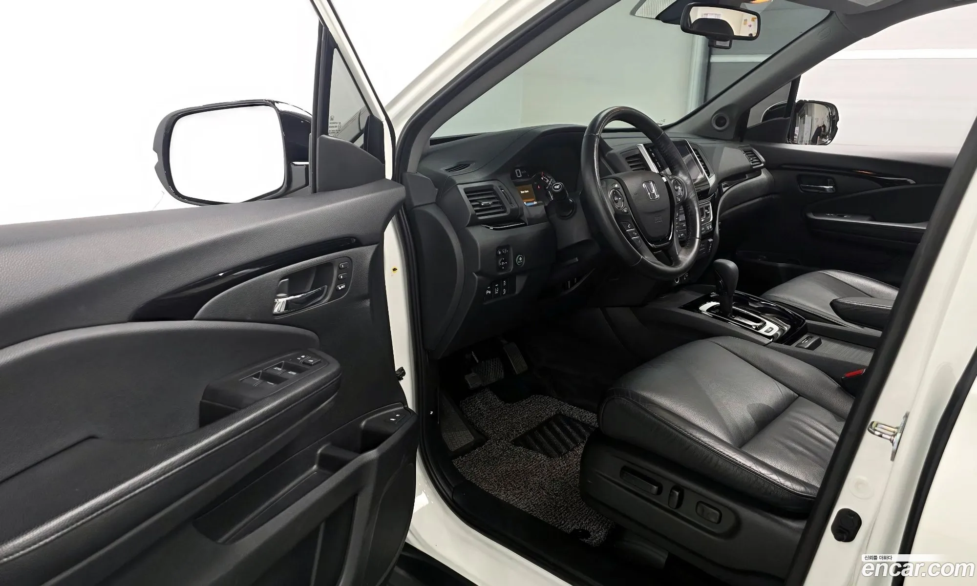 Honda Pilot 2018 5FNYF6850JB200169 — 16