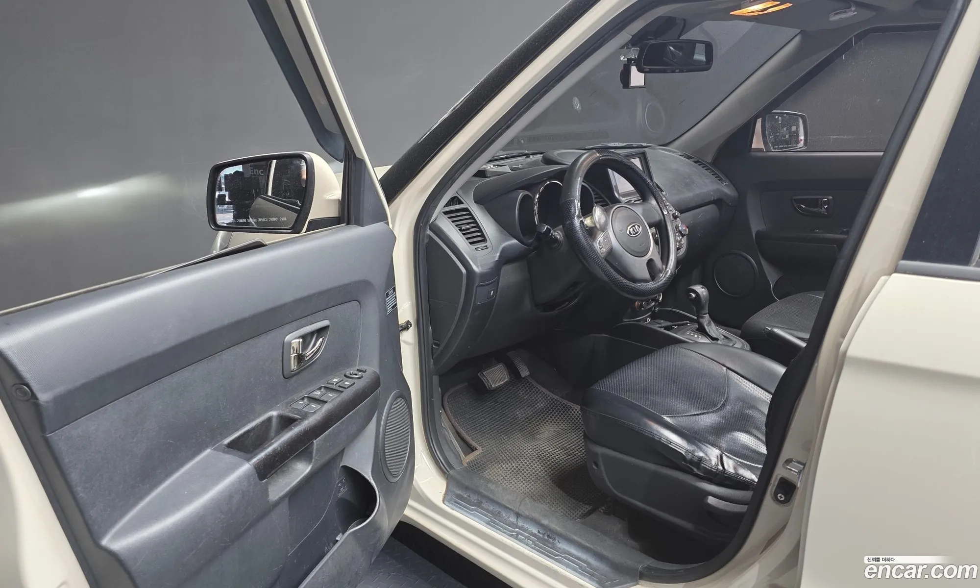 Kia Soul 2011 KNAJT813BBK319704 — 7