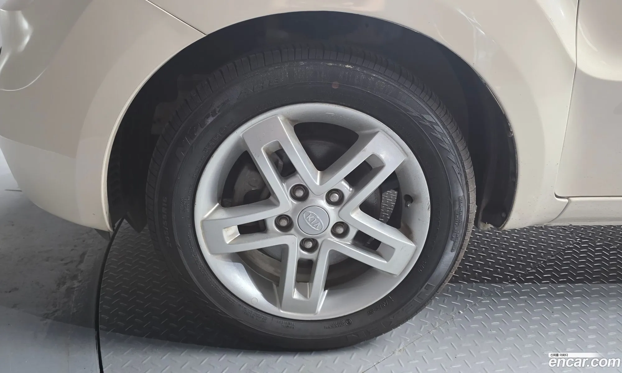 Kia Soul 2011 KNAJT813BBK319704 — 9