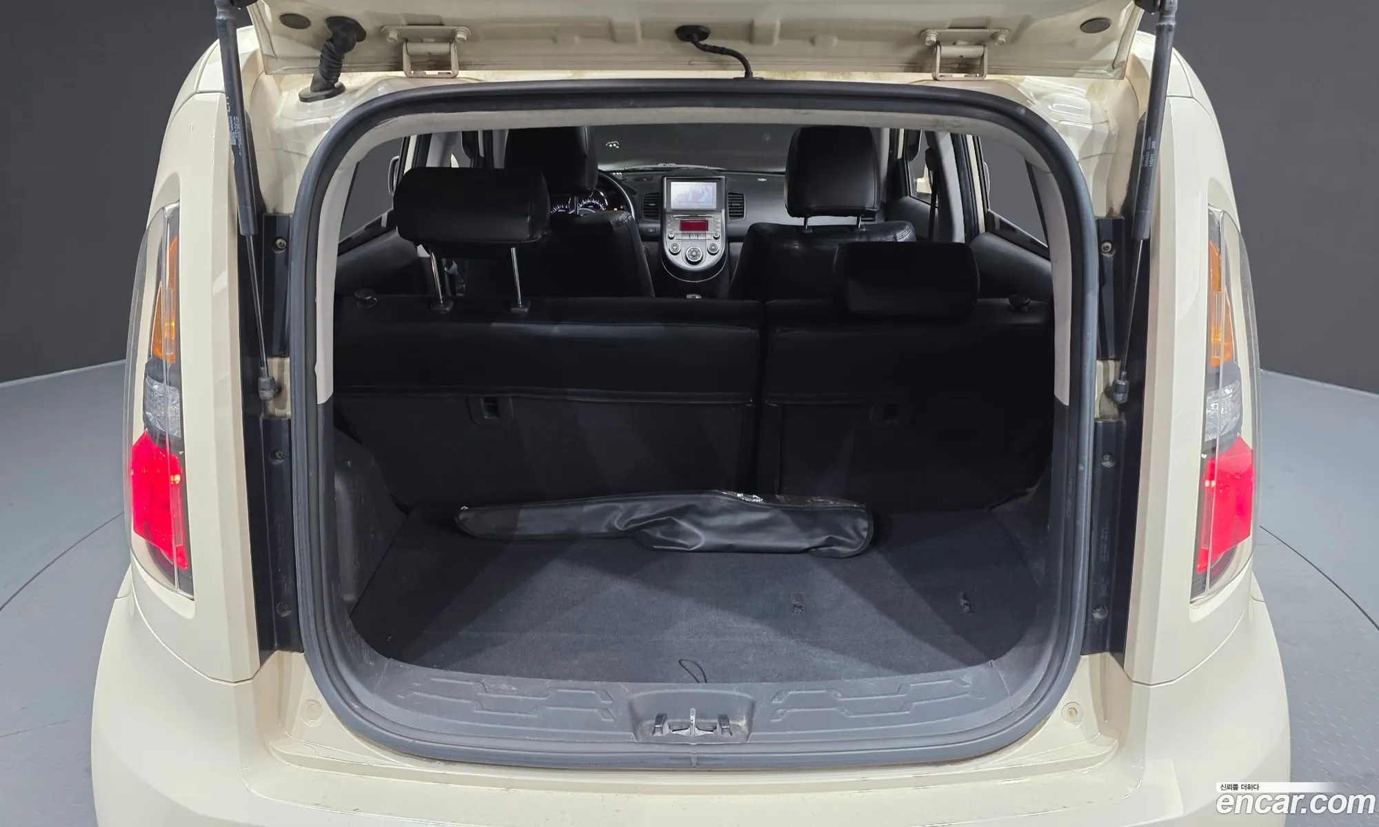 Kia Soul 2011 KNAJT813BBK319704 — 8