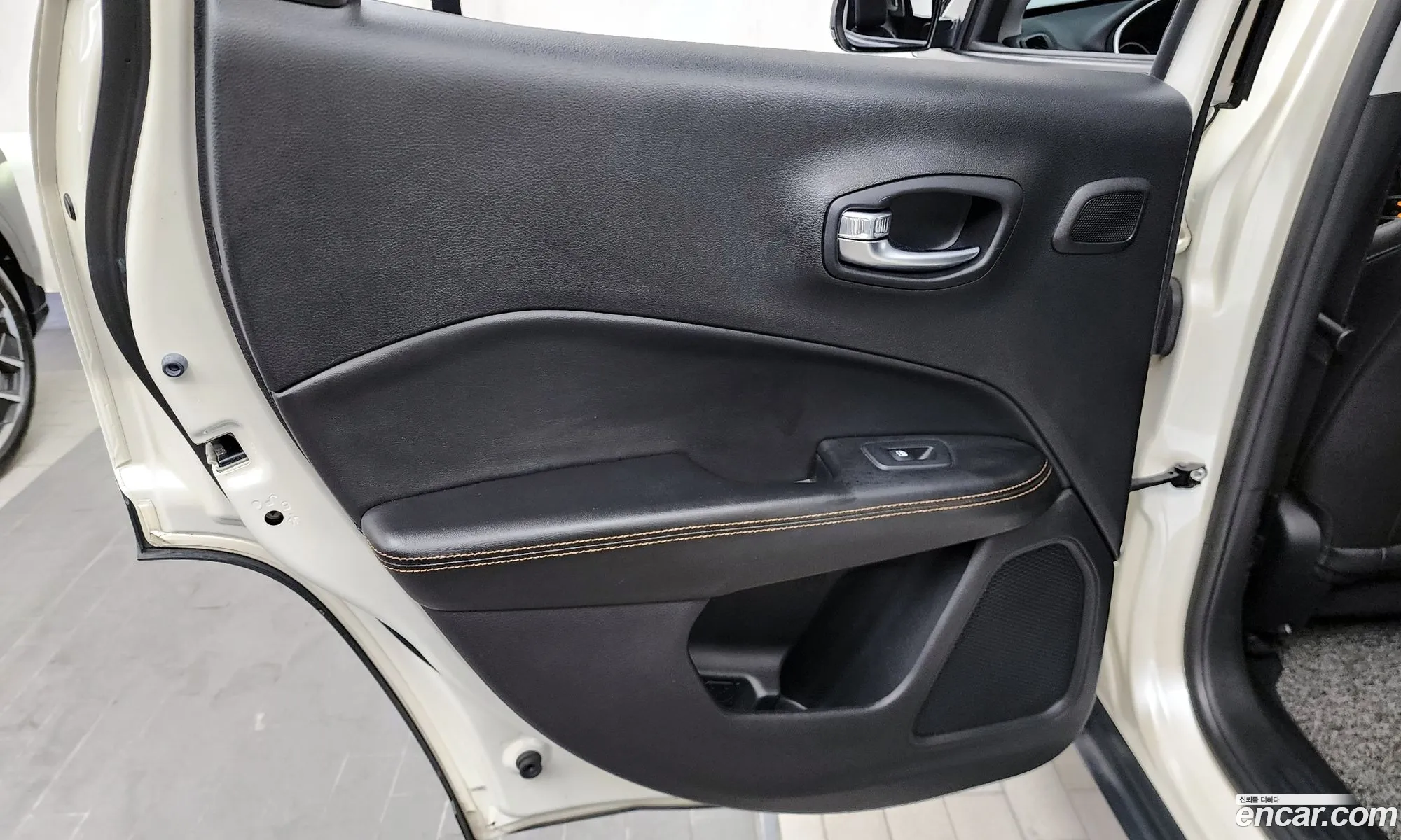 Jeep Compass 2019 3C4NJDCB5KT791381 — 11