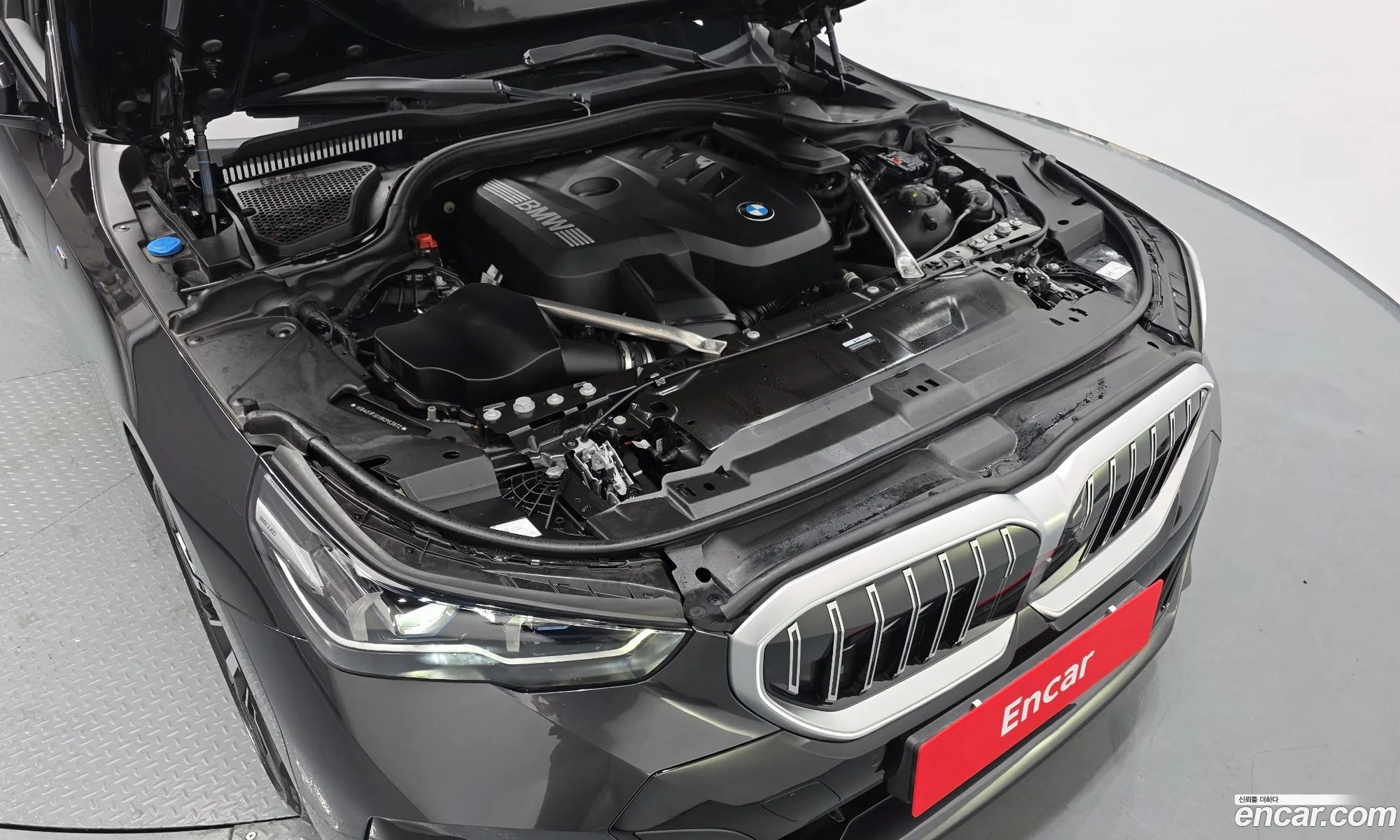 BMW 5 Series 2023 — 34