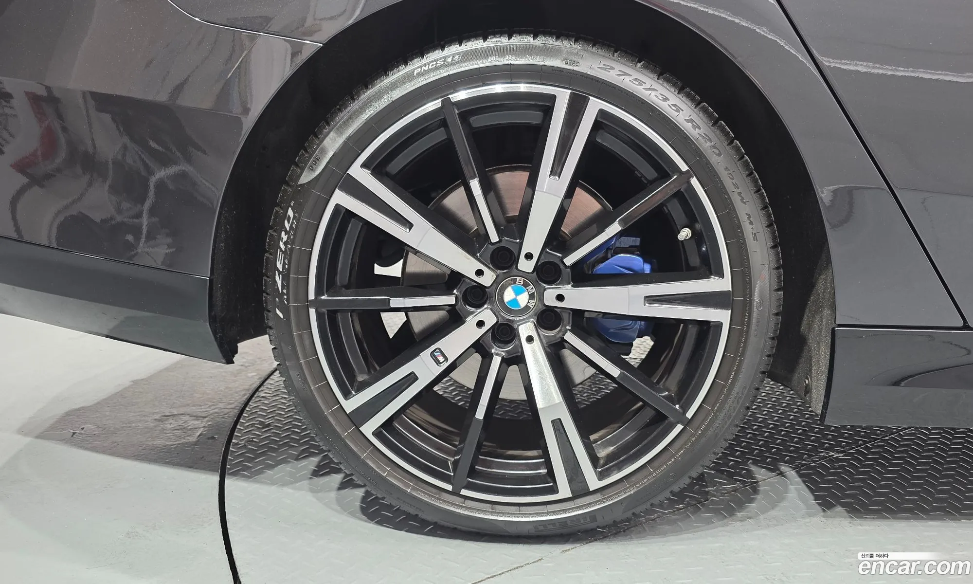 BMW 5 Series 2023 — 9