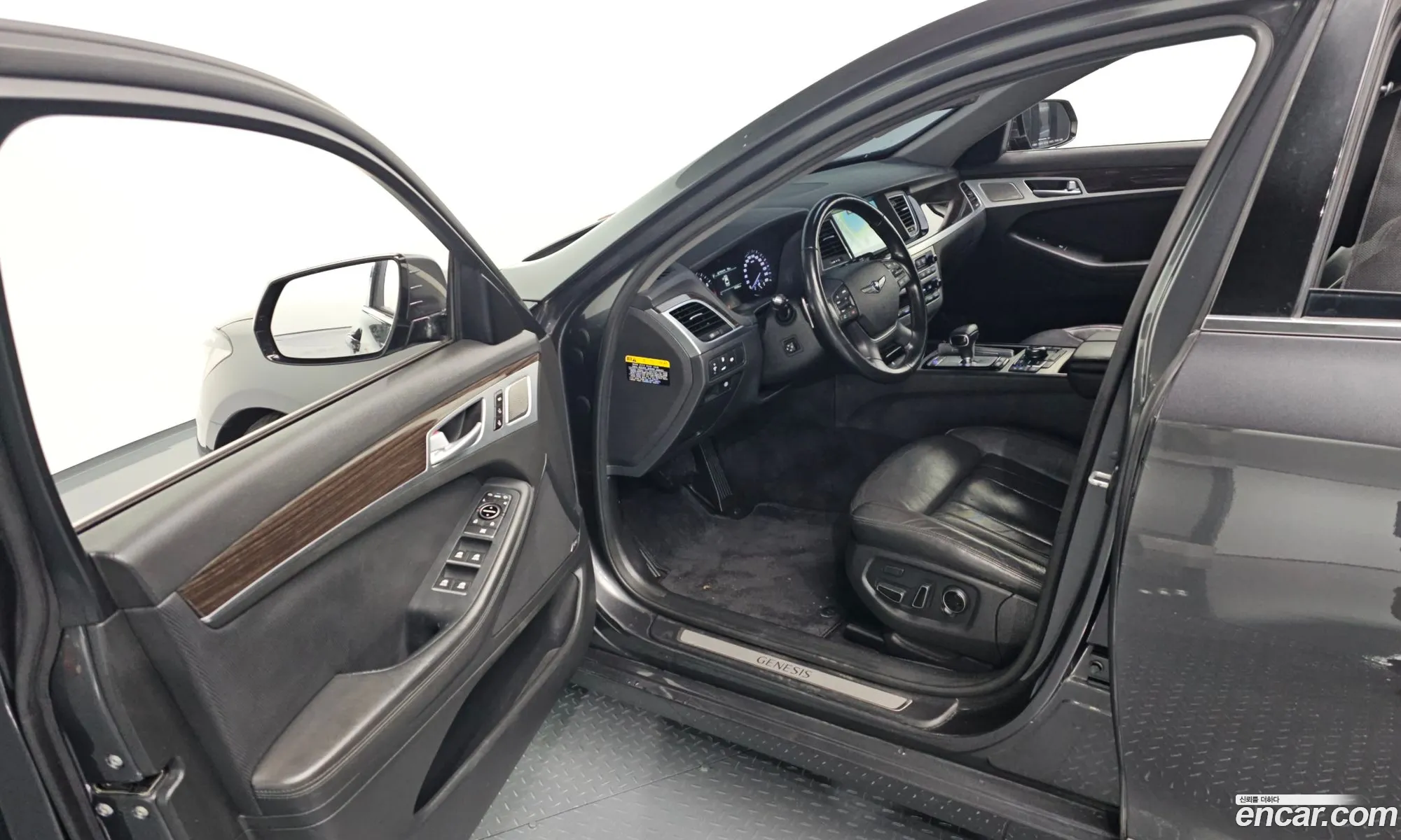 Genesis G80 2017 KMHGM41DDHU211583 — 26