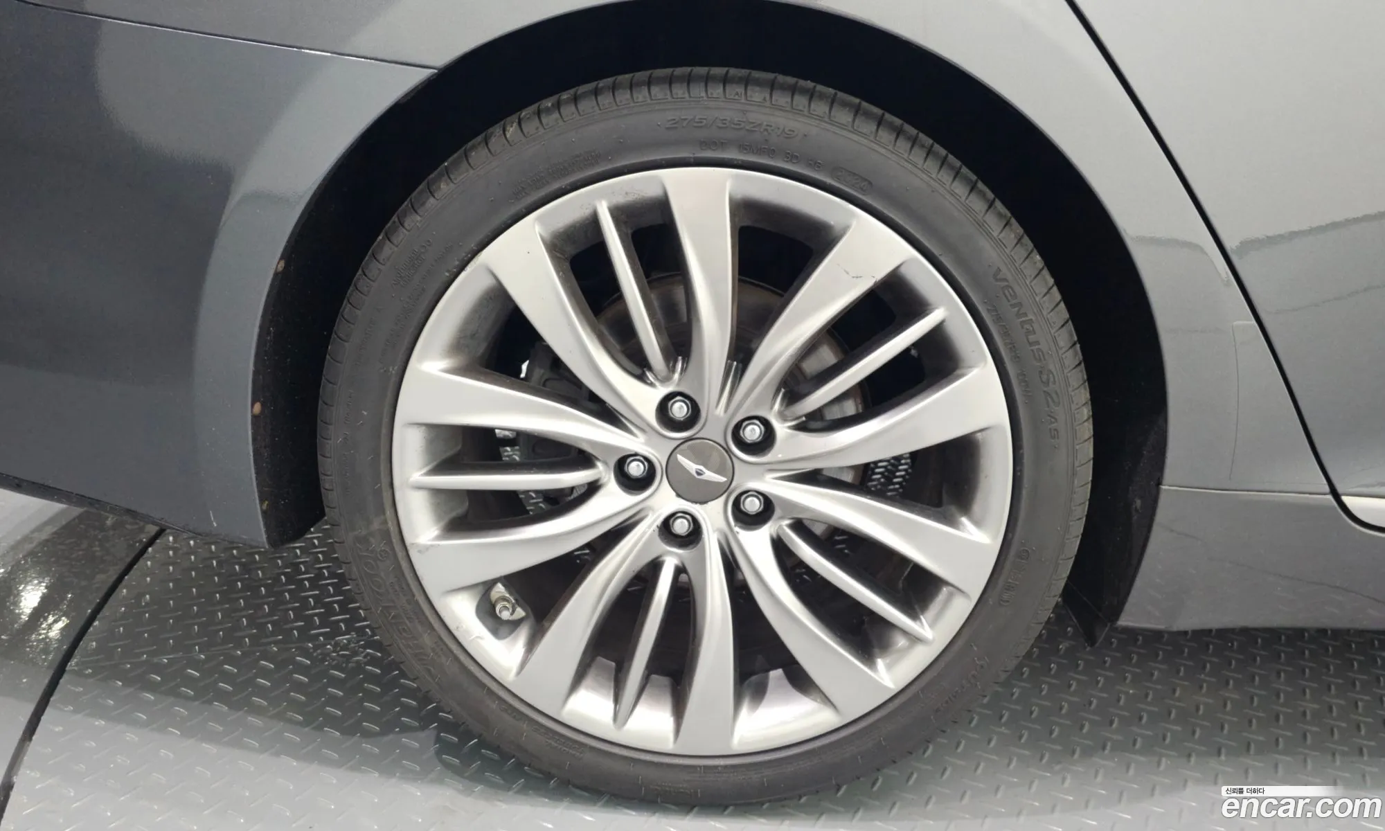 Genesis G80 2017 KMHGM41DDHU211583 — 31