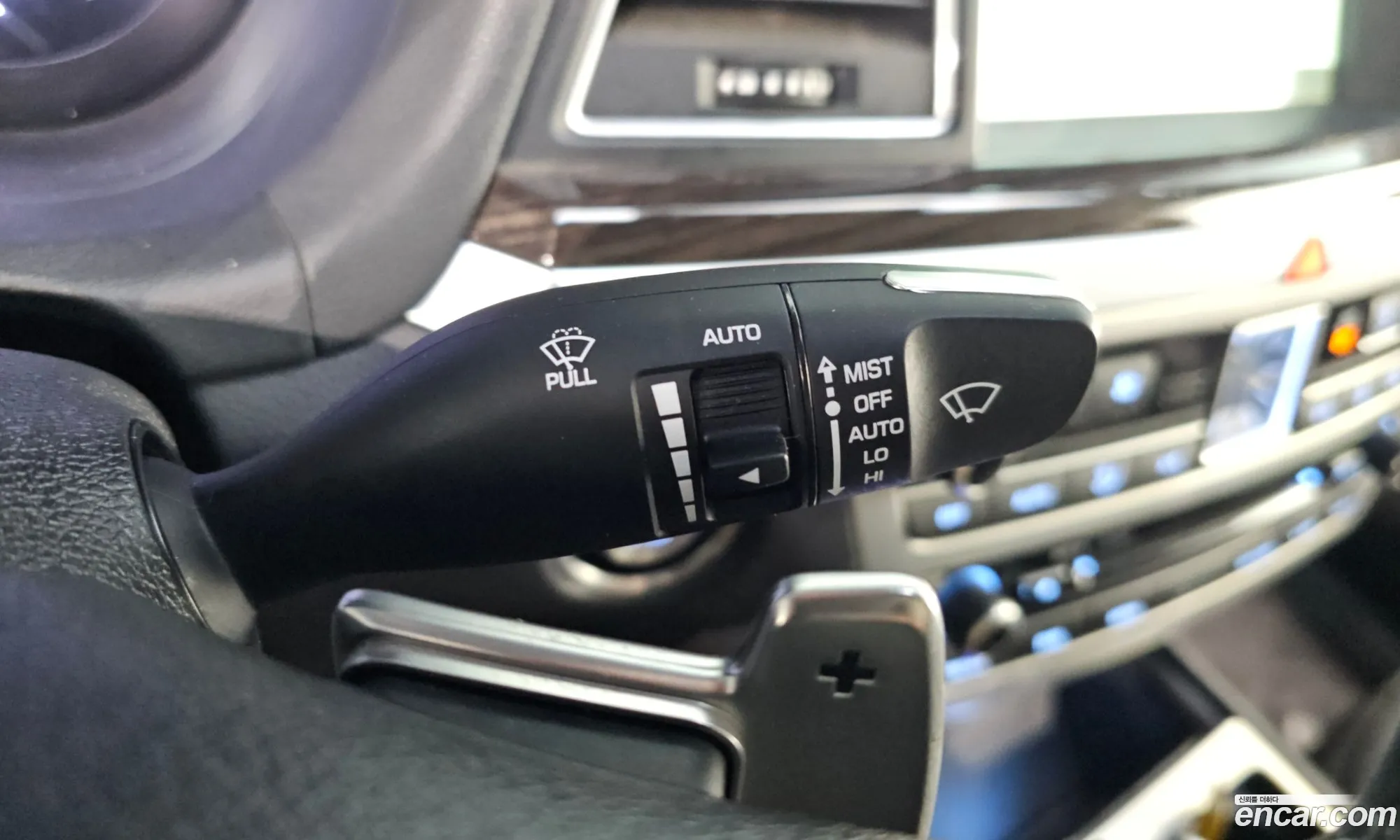Genesis G80 2017 KMHGM41DDHU211583 — 5