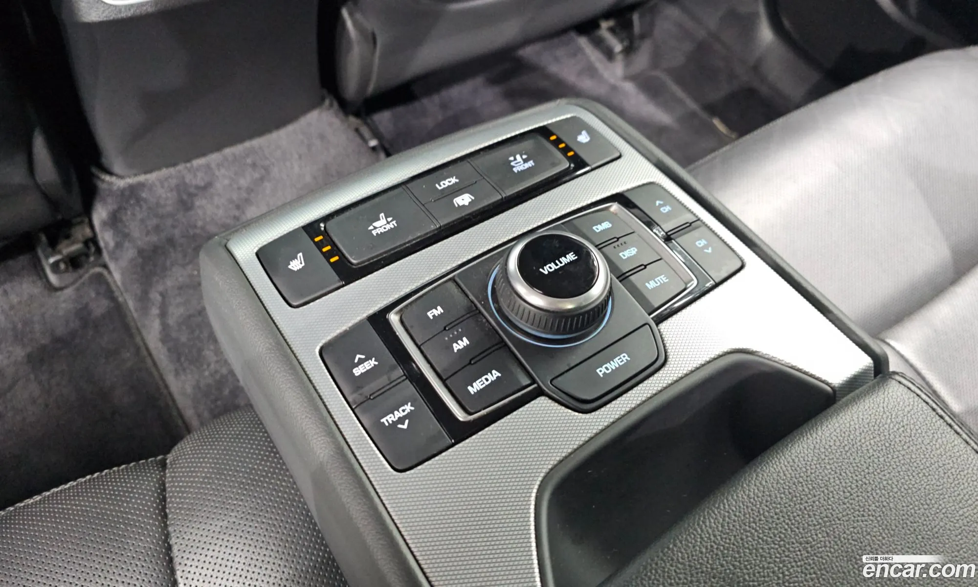 Genesis G80 2017 KMHGM41DDHU211583 — 15