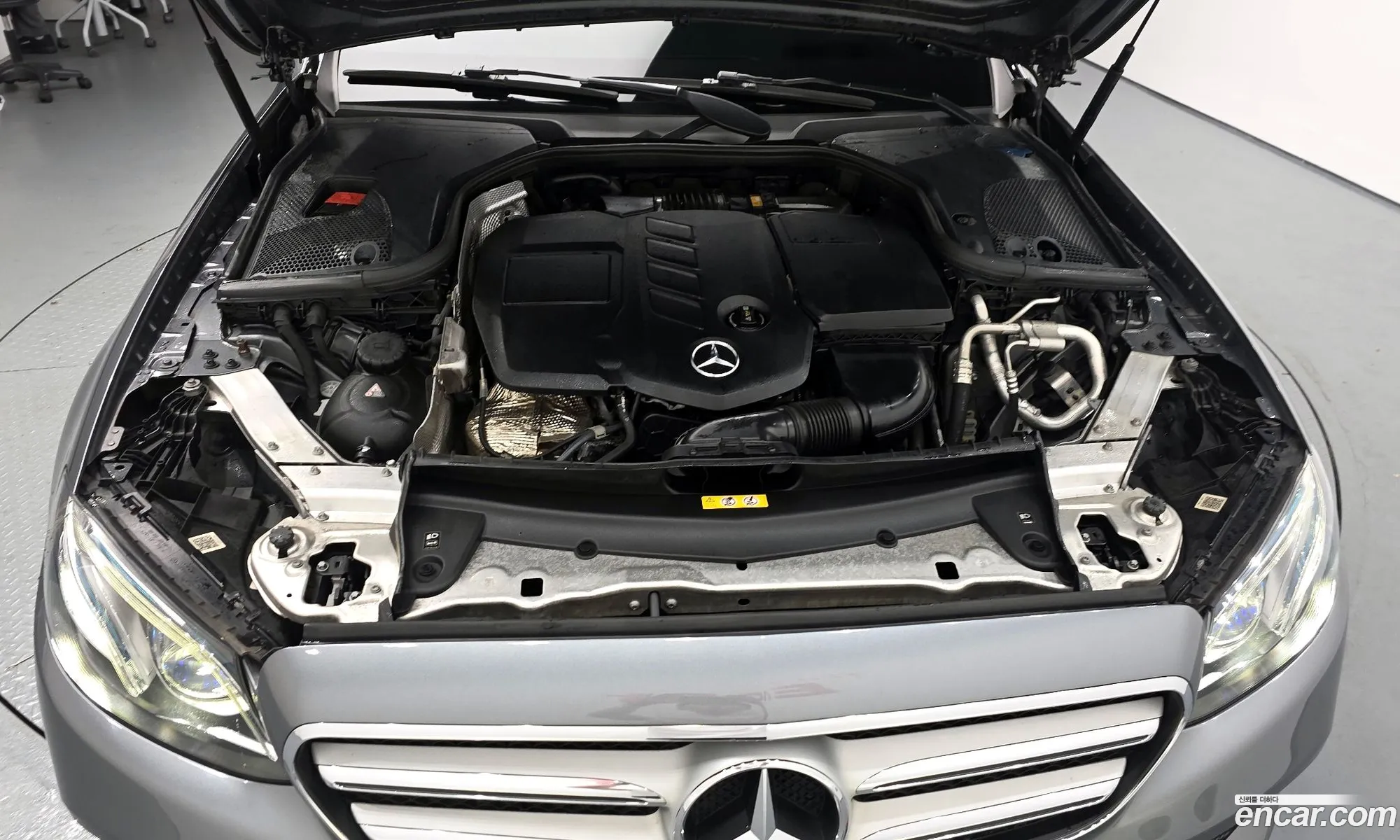 Mercedes-Benz E-Class W213 2017 WDDZF0FB6HA288553 — 17