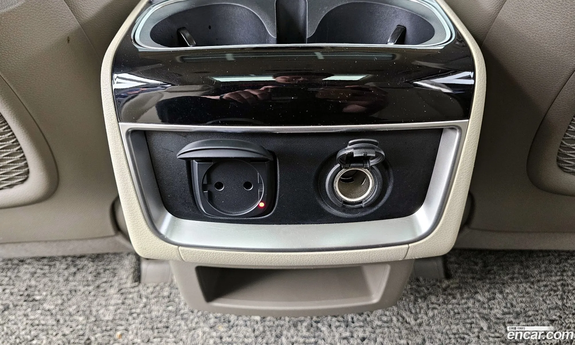 Kia Carnival 2021 KNANE81BBMS089053 — 4