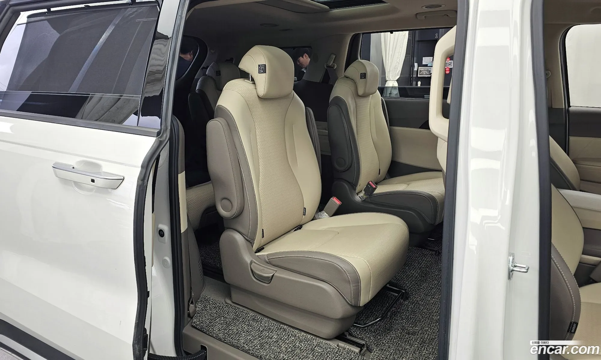 Kia Carnival 2021 KNANE81BBMS089053 — 10