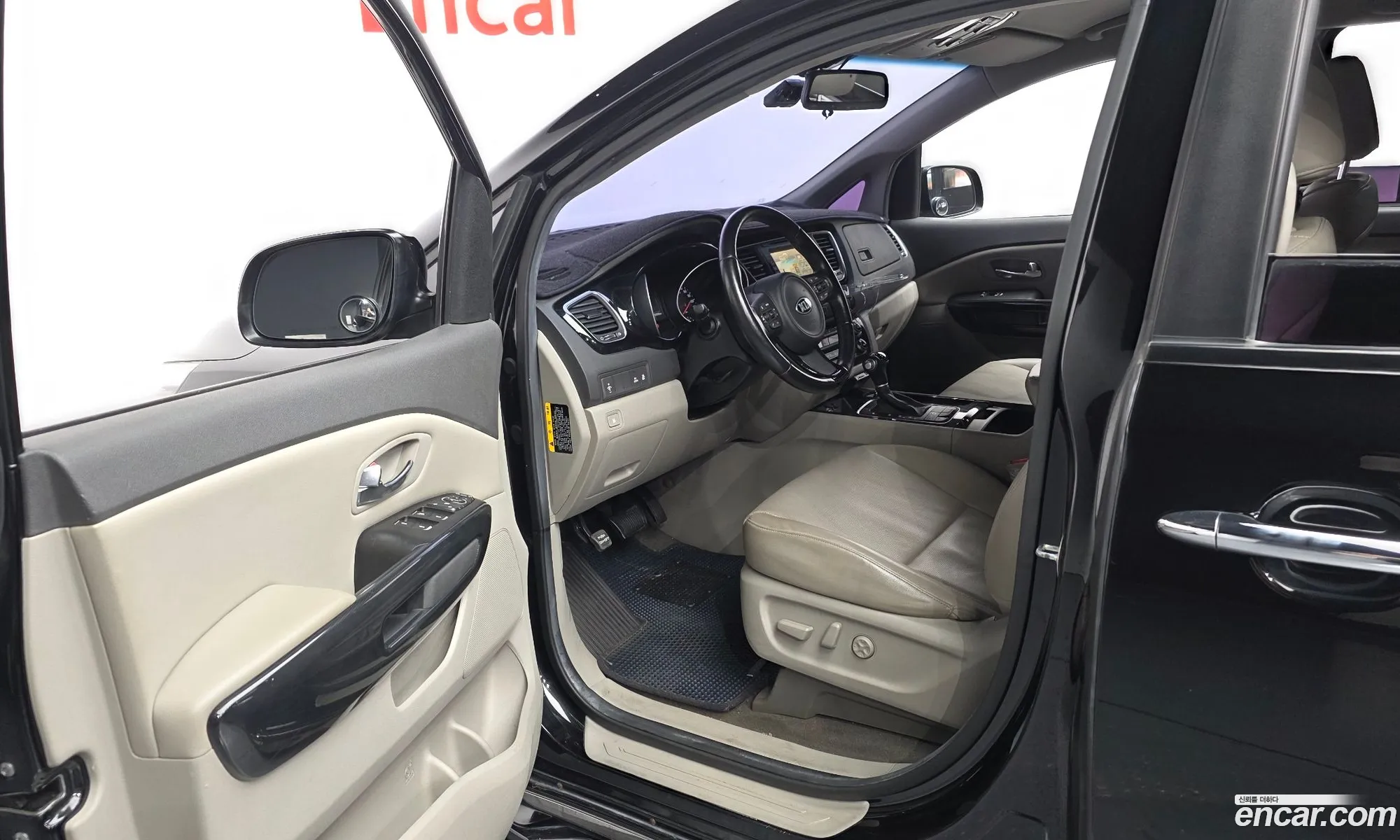 Kia Carnival 2015 KNAMC81ABFS064088 — 9