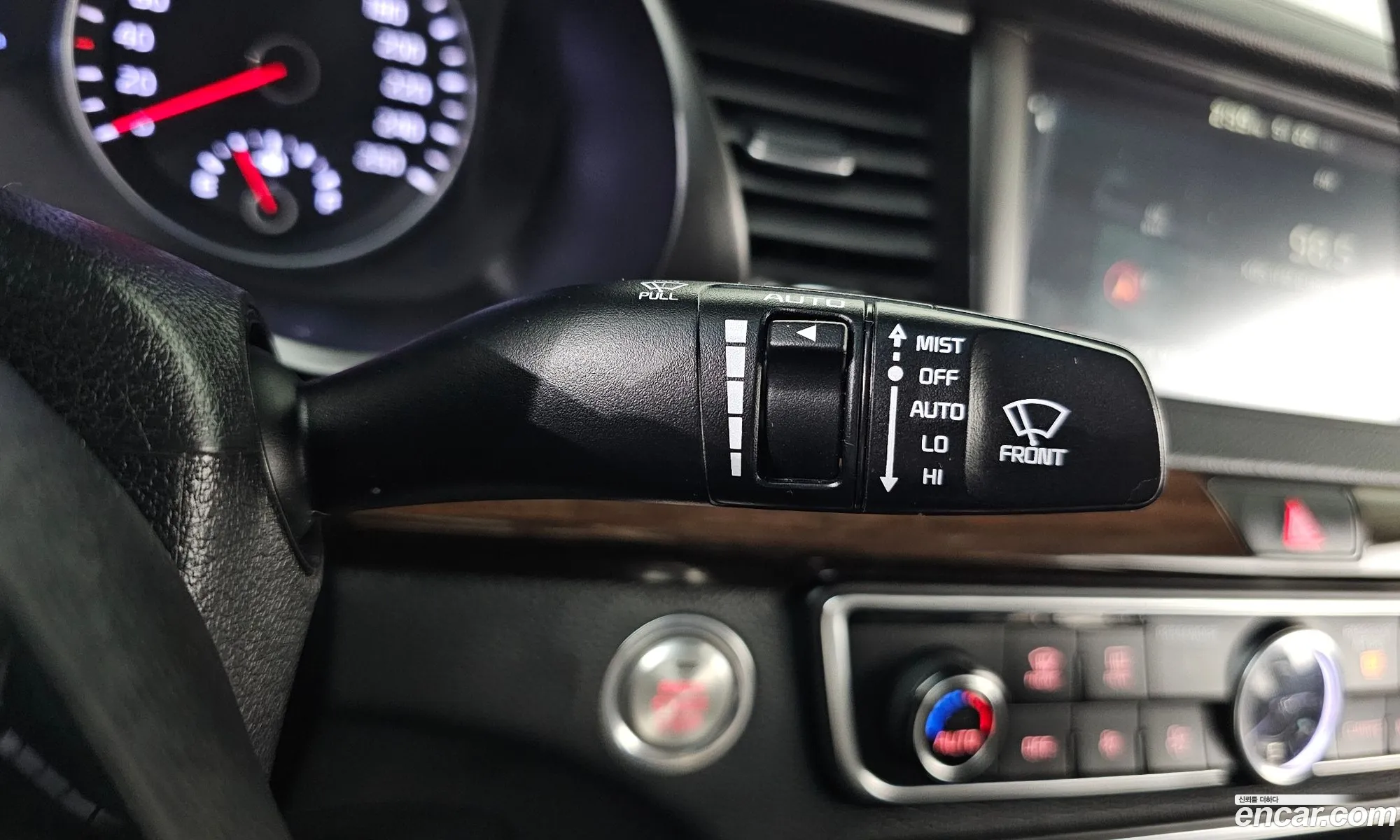 Kia K7 2019 KNALB415BKA172073 — 2