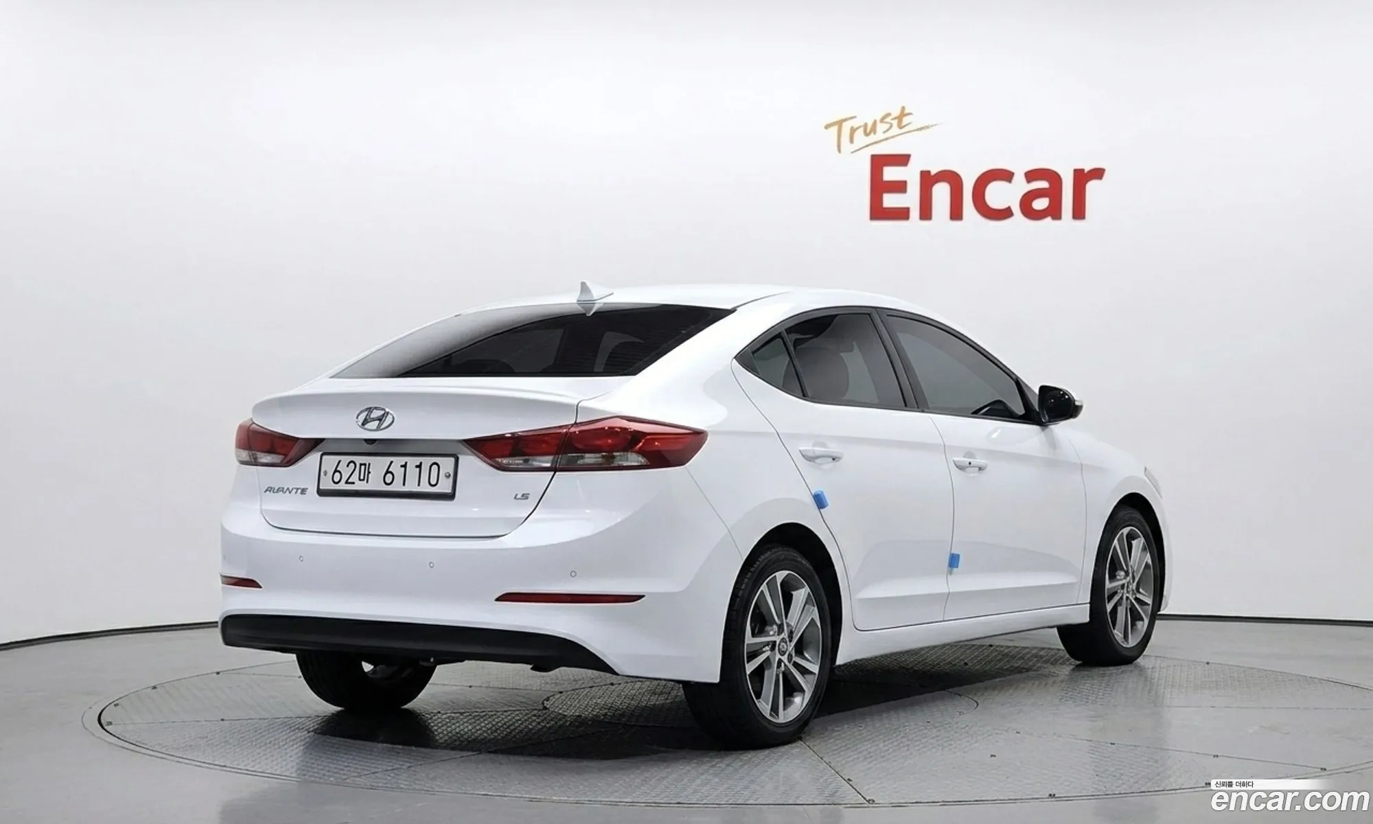Hyundai Elantra AD 2018 — 10