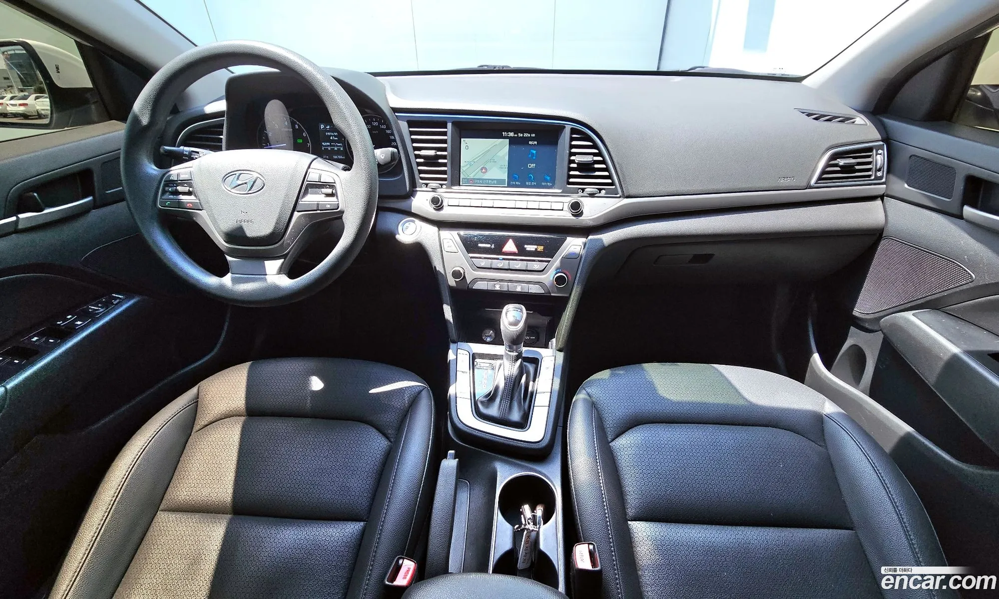 Hyundai Elantra AD 2018 — 11