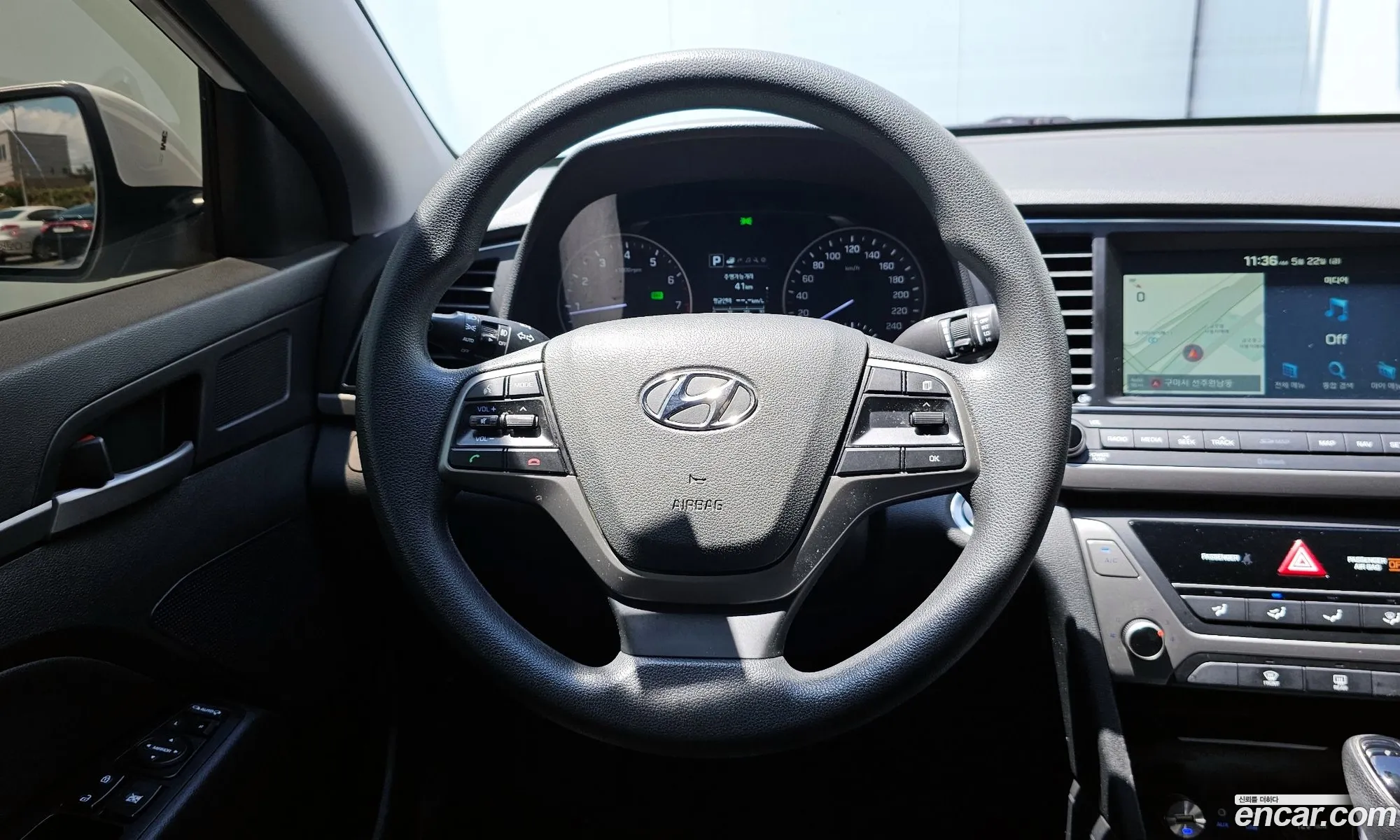 Hyundai Elantra AD 2018 — 5