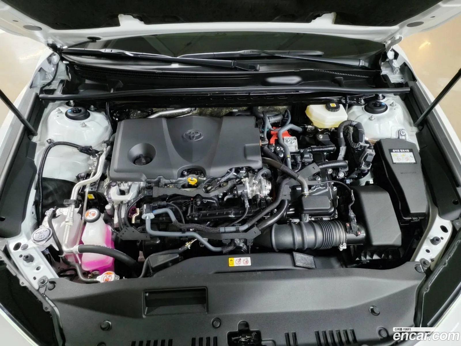 Toyota Camry 2025 — 14