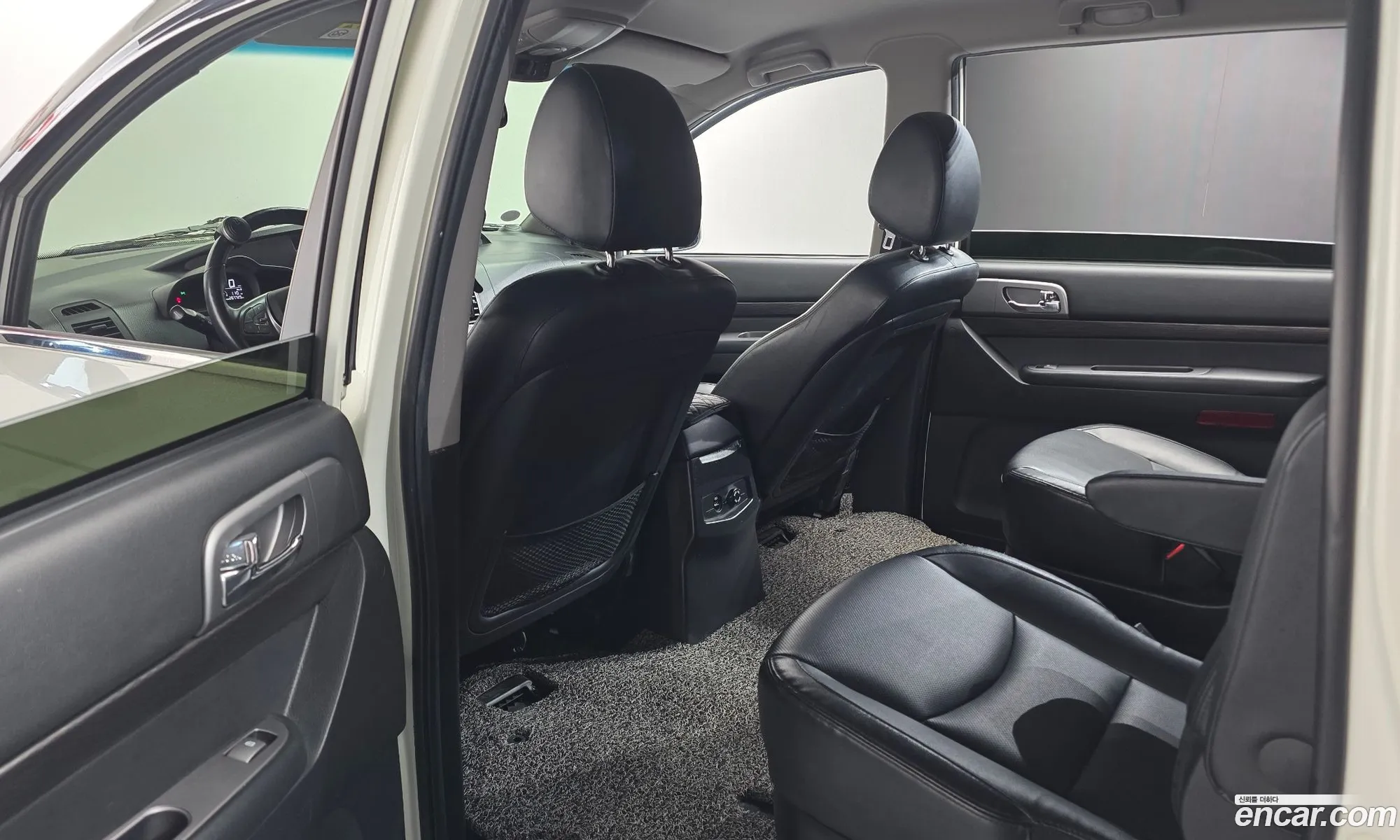 KG Mobility (SsangYong) Korando Turismo 2017 — 4