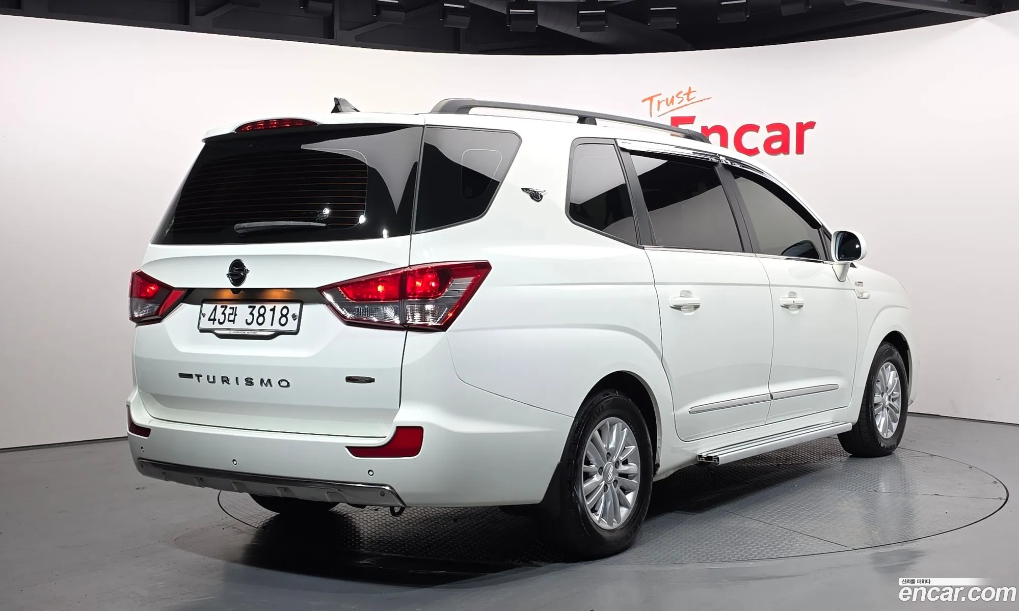 KG Mobility (SsangYong) Korando Turismo 2017 — 19