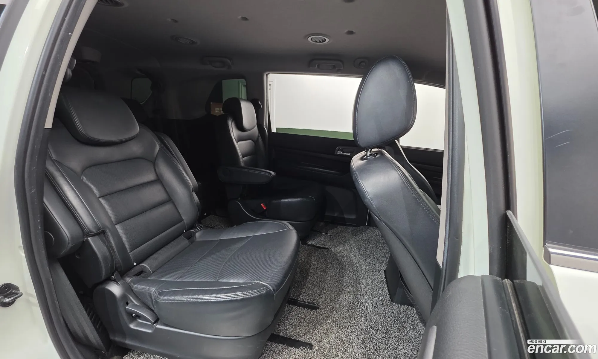 KG Mobility (SsangYong) Korando Turismo 2017 — 9