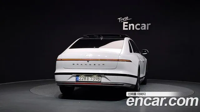 Hyundai Grandeur Hybrid 2023 — 3