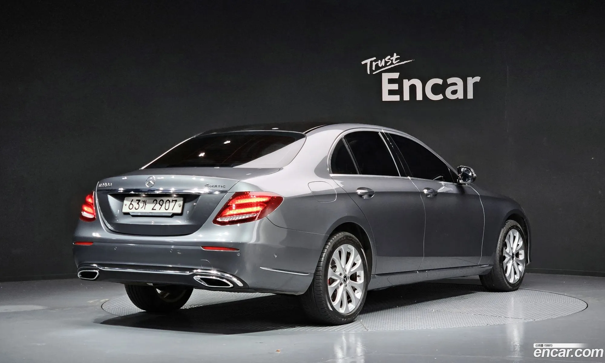 Mercedes-Benz E-Class W213 2018 WDDZF0FB4JA458723 — 12