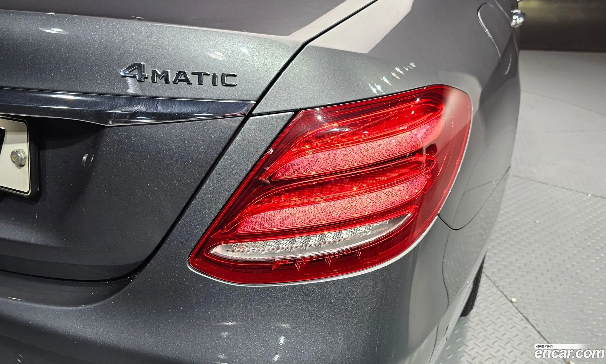 Mercedes-Benz E-Class W213 2018 WDDZF0FB4JA458723 — 10