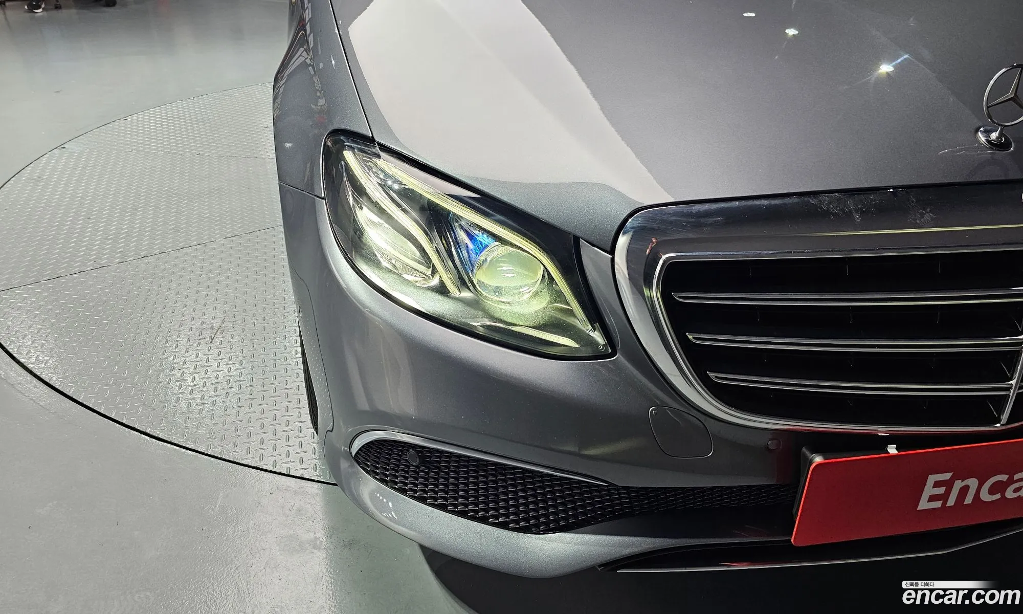 Mercedes-Benz E-Class W213 2018 WDDZF0FB4JA458723 — 24