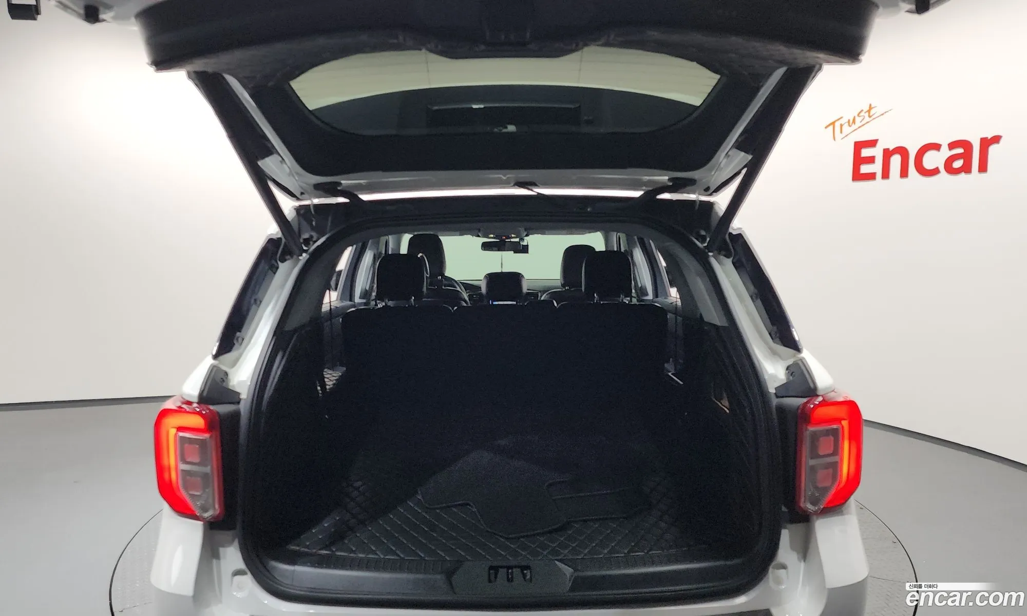 Ford Explorer 6th Gen 2020 1FMSK8FH8LGC38586 — 15