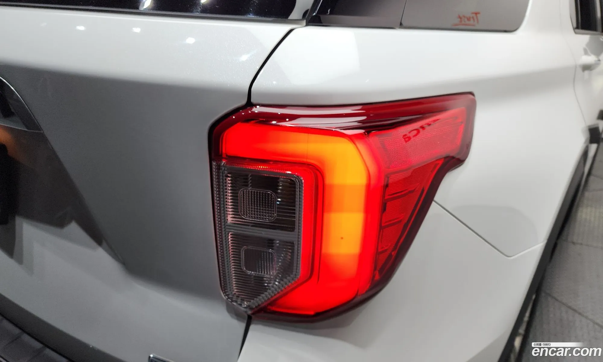 Ford Explorer 6th Gen 2020 1FMSK8FH8LGC38586 — 26