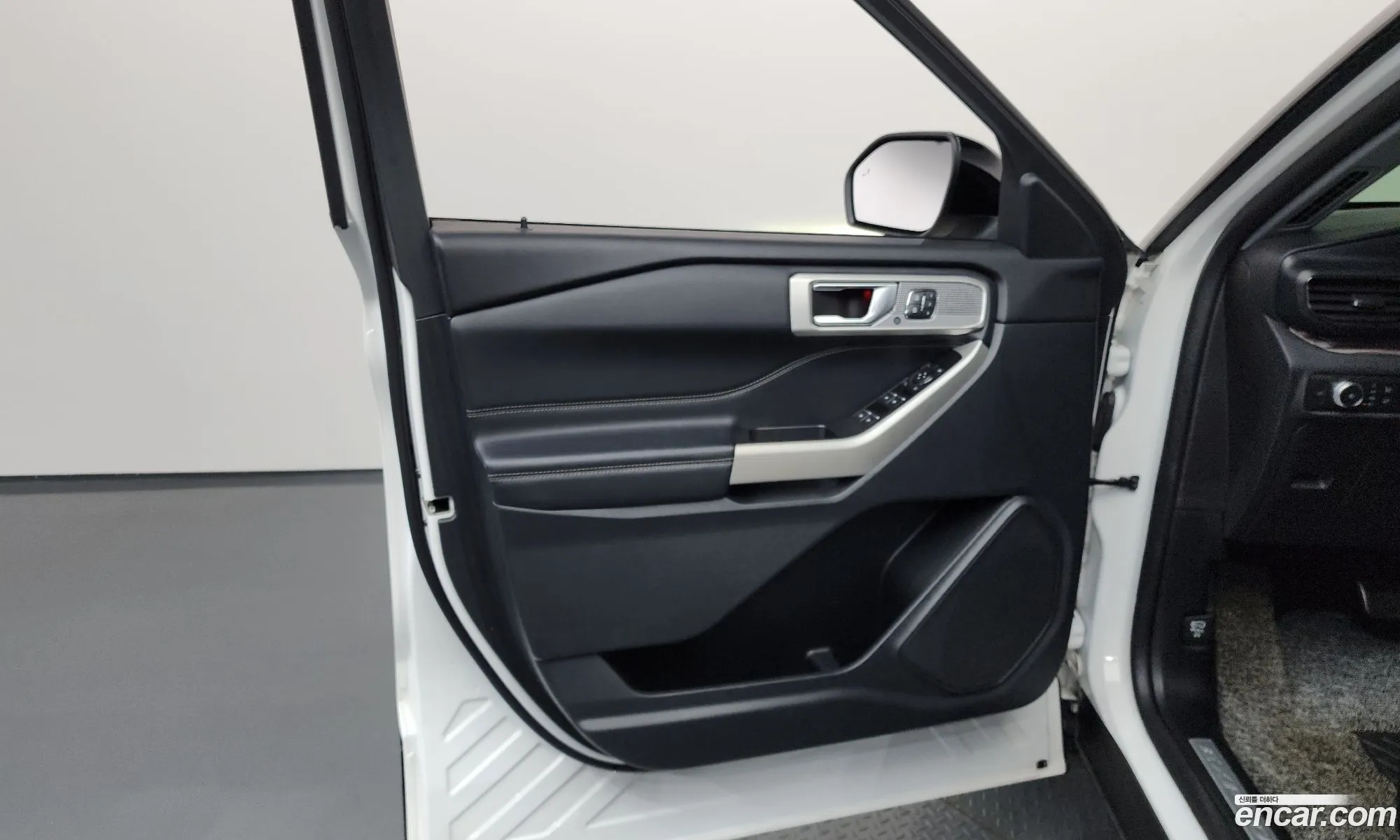 Ford Explorer 6th Gen 2020 1FMSK8FH8LGC38586 — 24