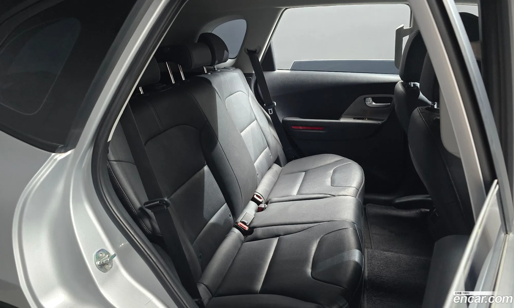 Kia Niro Plus 2022 — 23