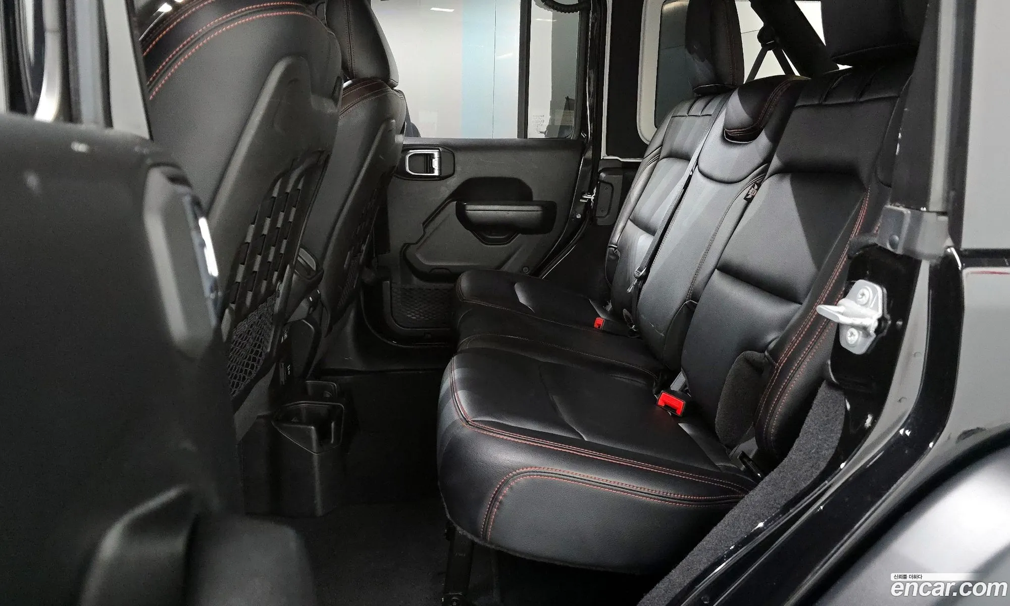 Jeep Wrangler 2018 1C4HJXFN0JW242569 — 31