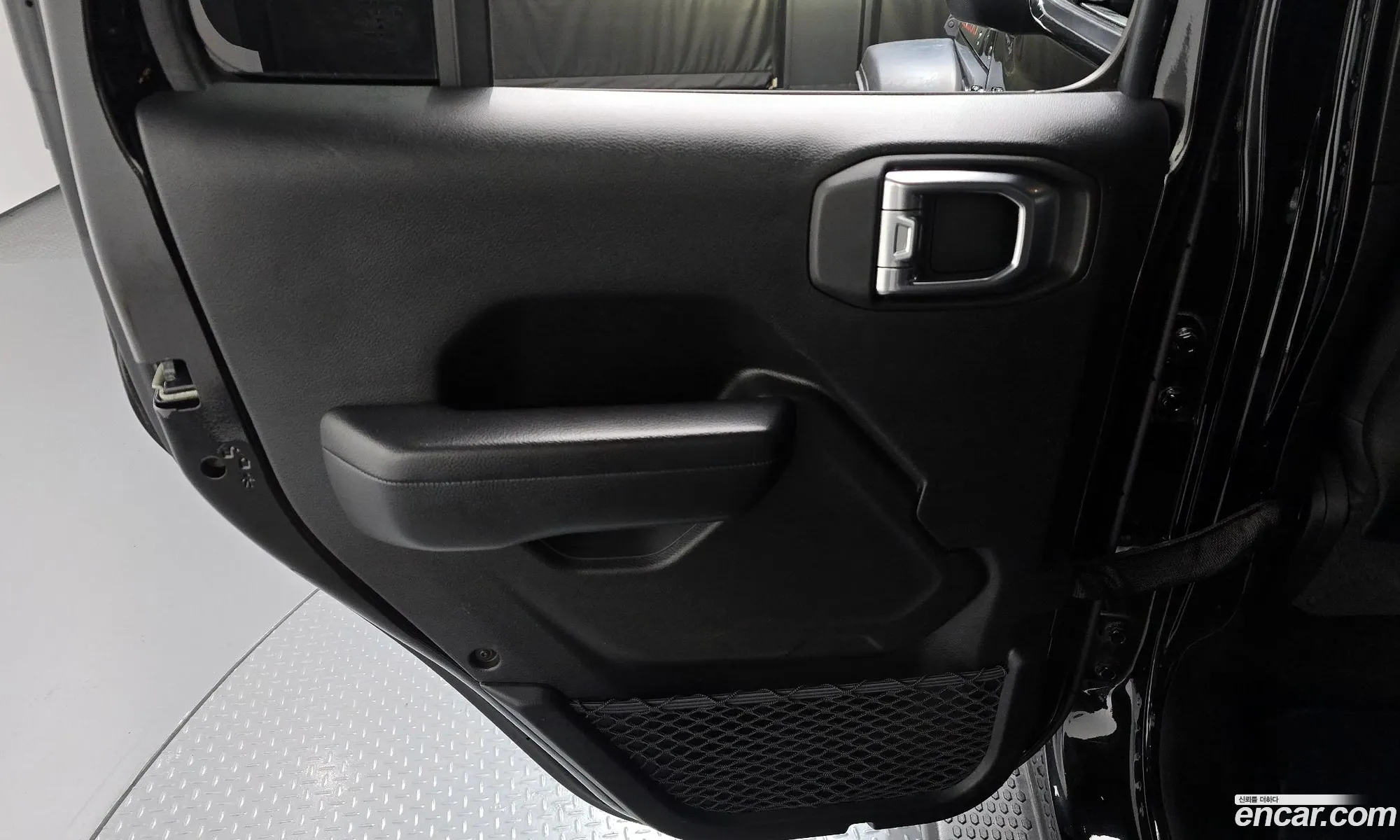 Jeep Wrangler 2018 1C4HJXFN0JW242569 — 32
